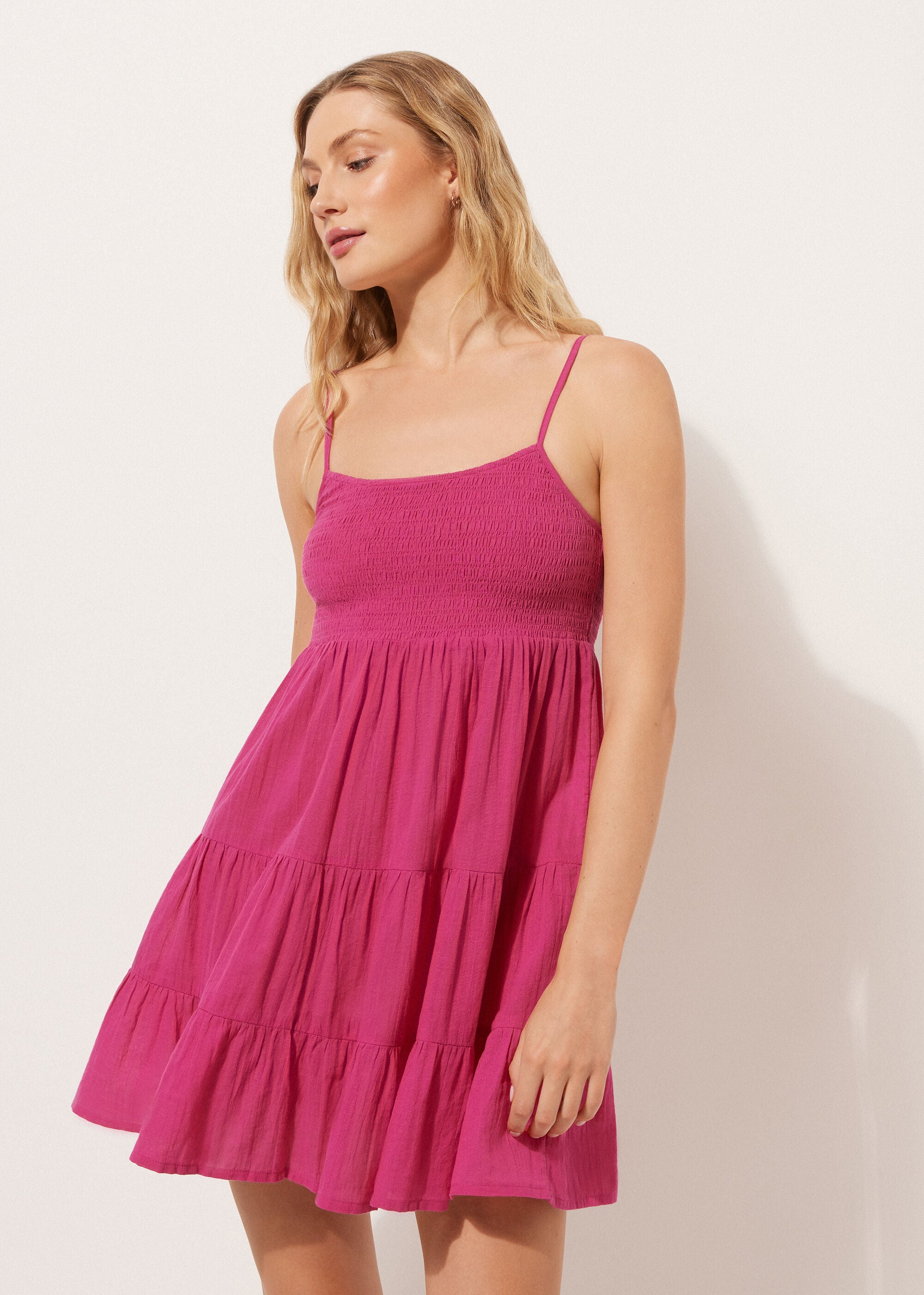 שמלת ראפלס קצרה