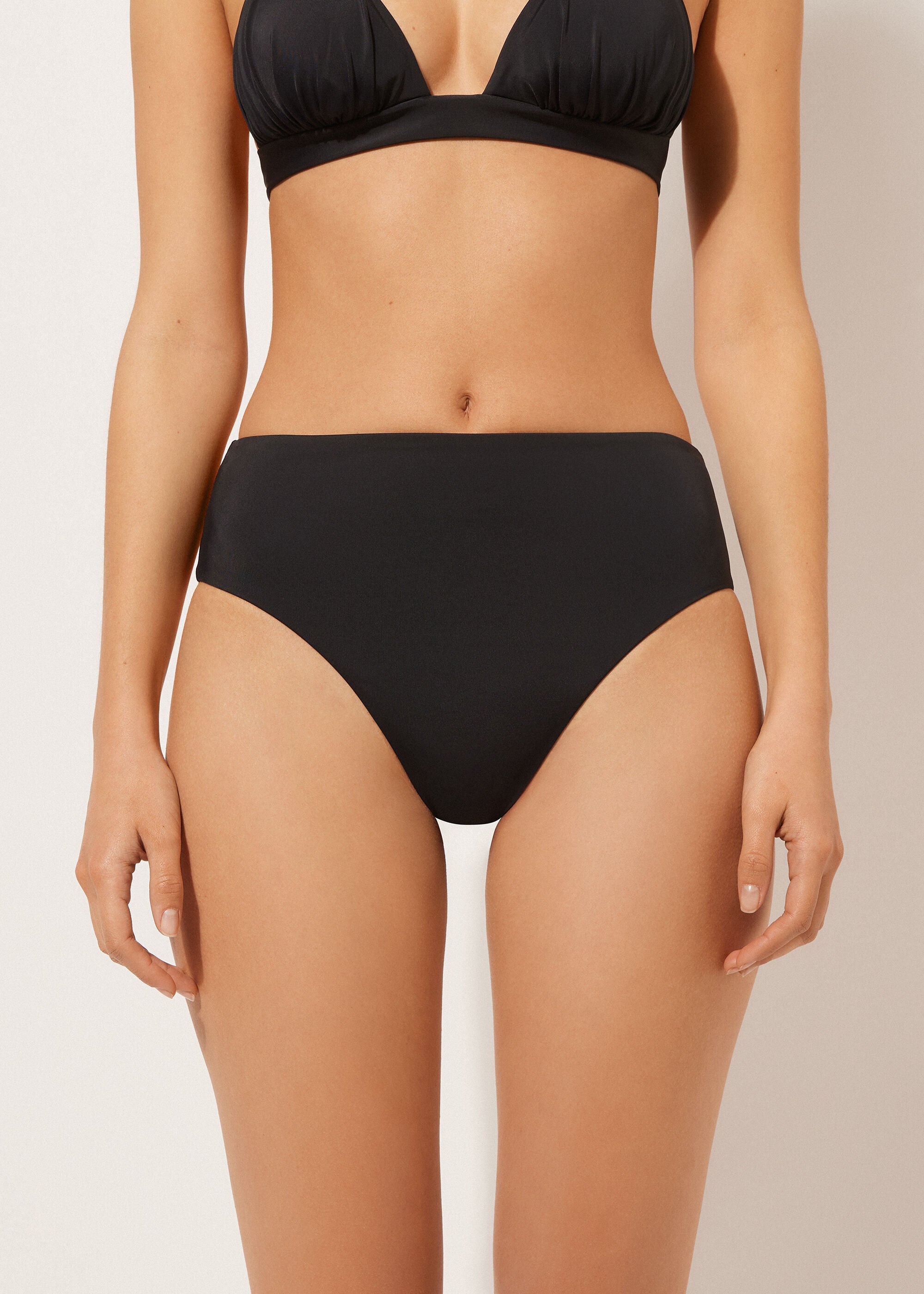 תחתוני ביקיני ברזילאיים High-Waisted Scultura