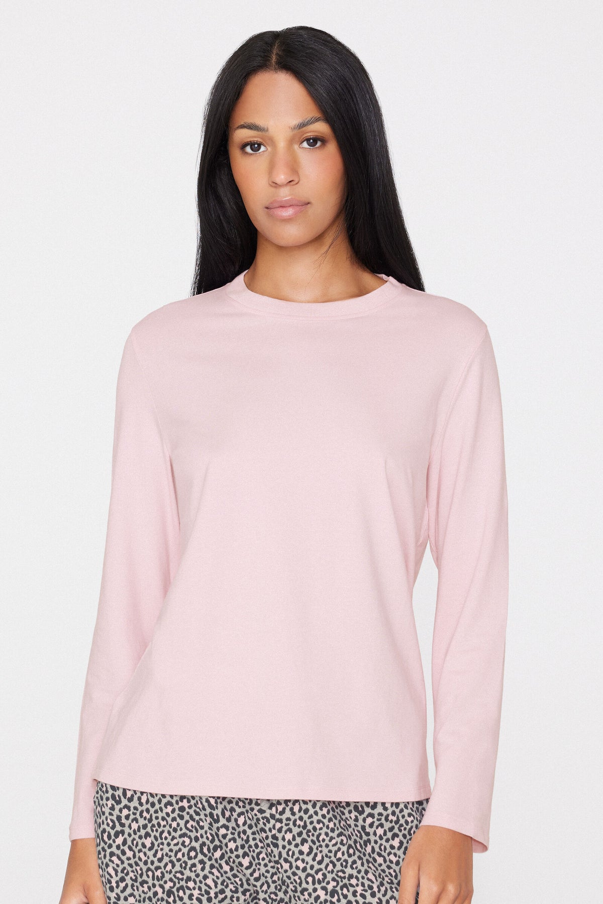 חולצה עם שרוולים ארוכים וצווארון עגול מכותנה ומודאל