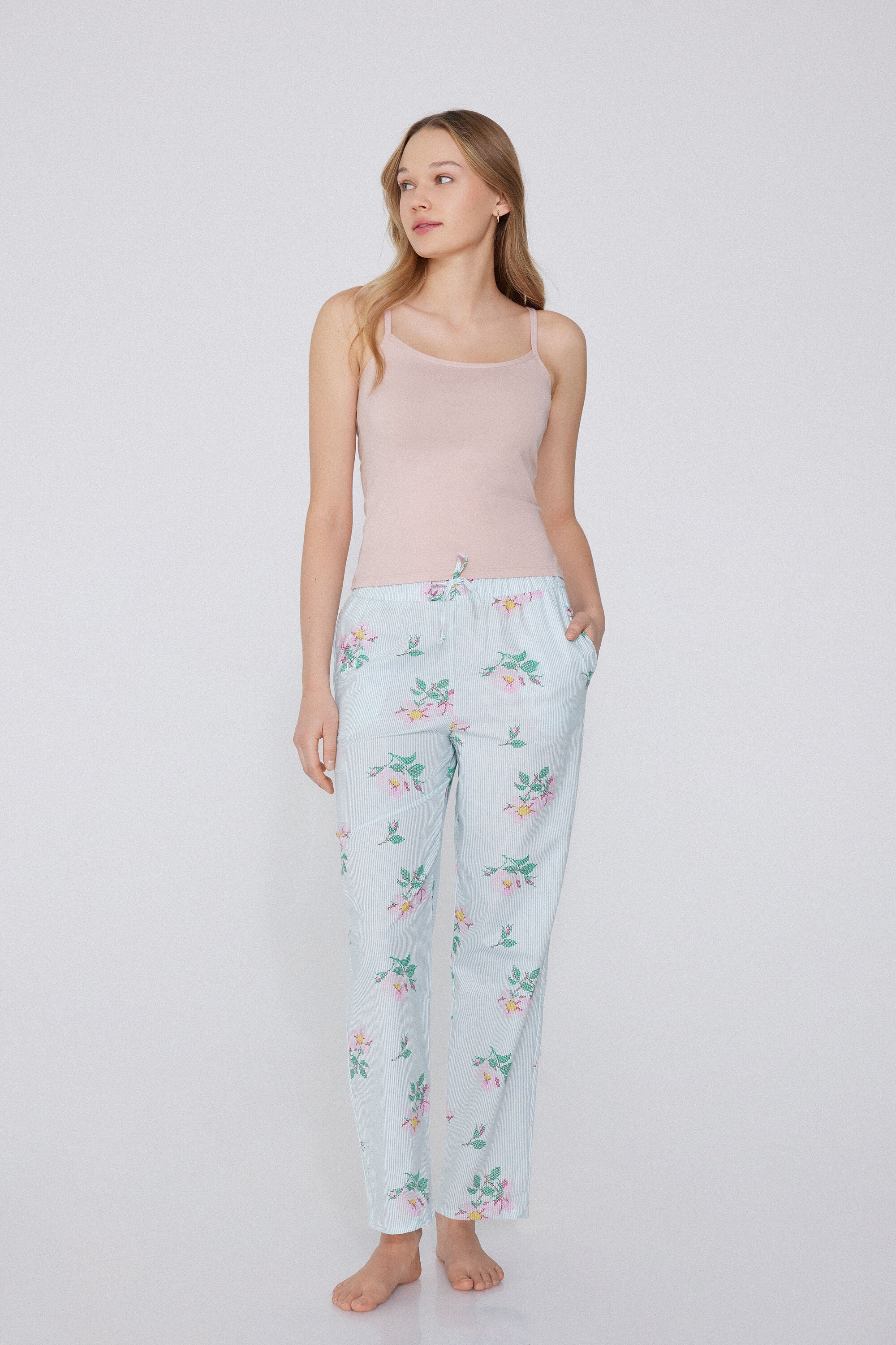 מכנסיים ארוכים בהדפס פרחוני