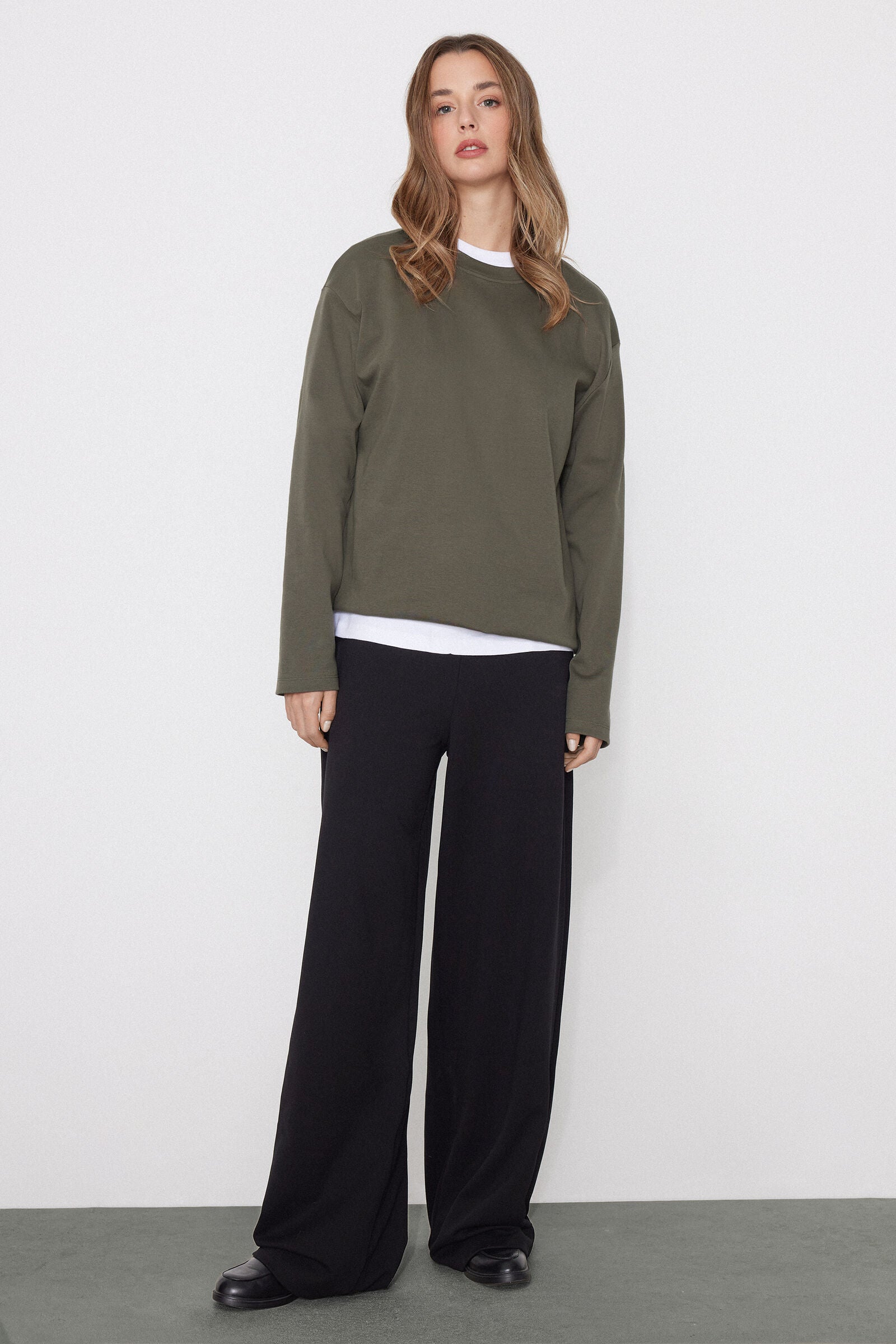 טי שירט כותנה עם מפתח עגול