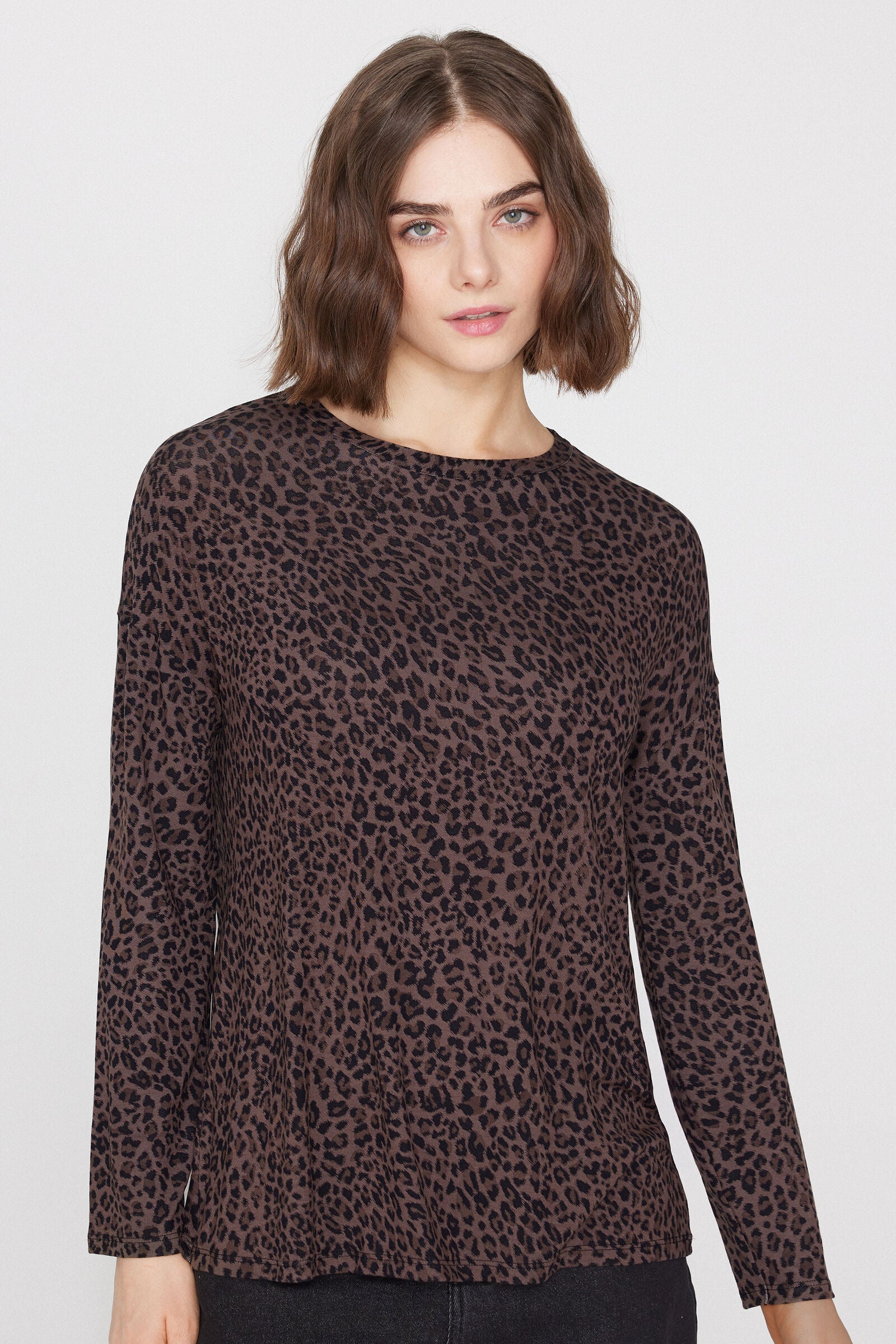 חולצת ויסקוזה ארוכה בגזרת אוברסייז