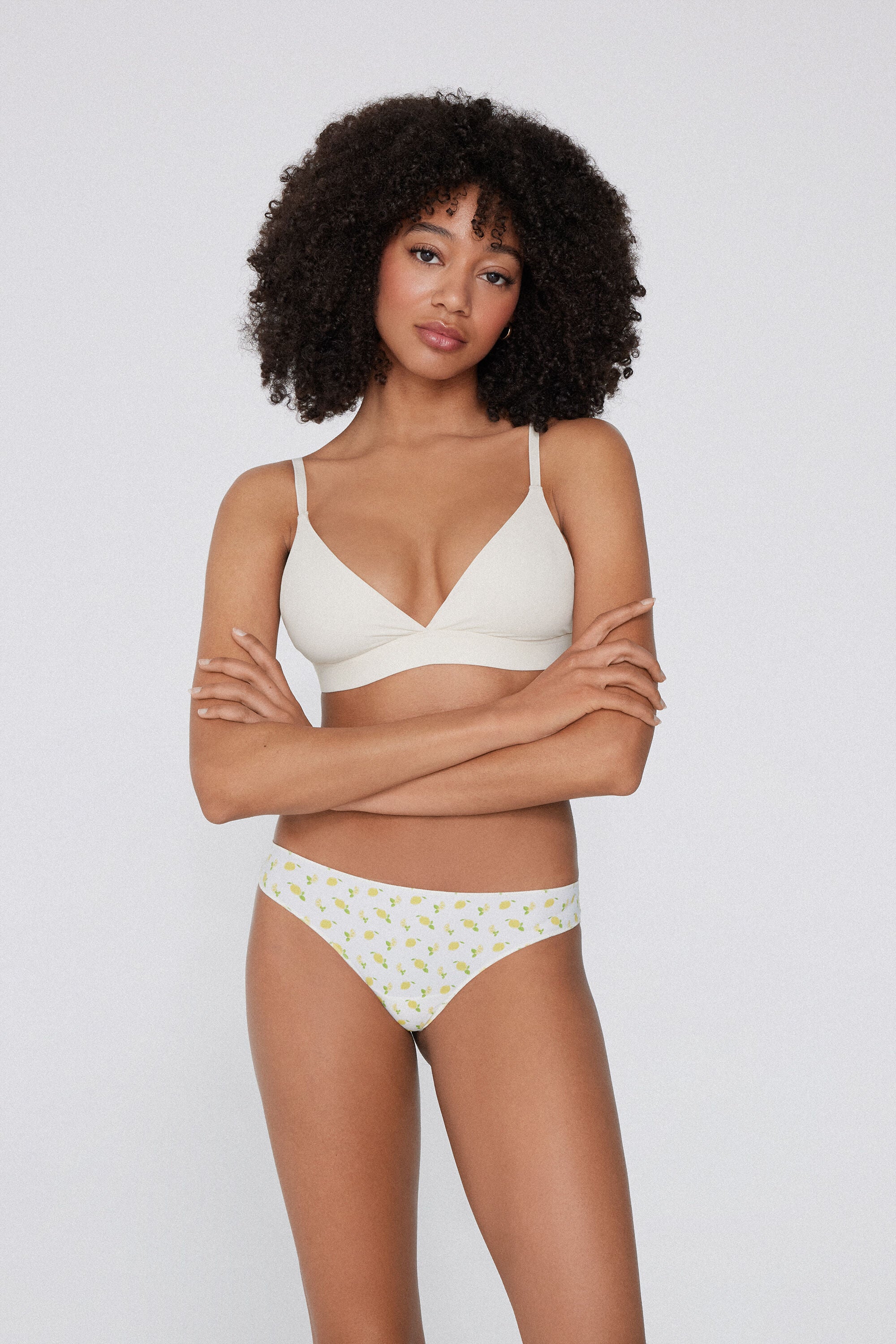 תחתונים ברזילאיים עם הדפס לימונים