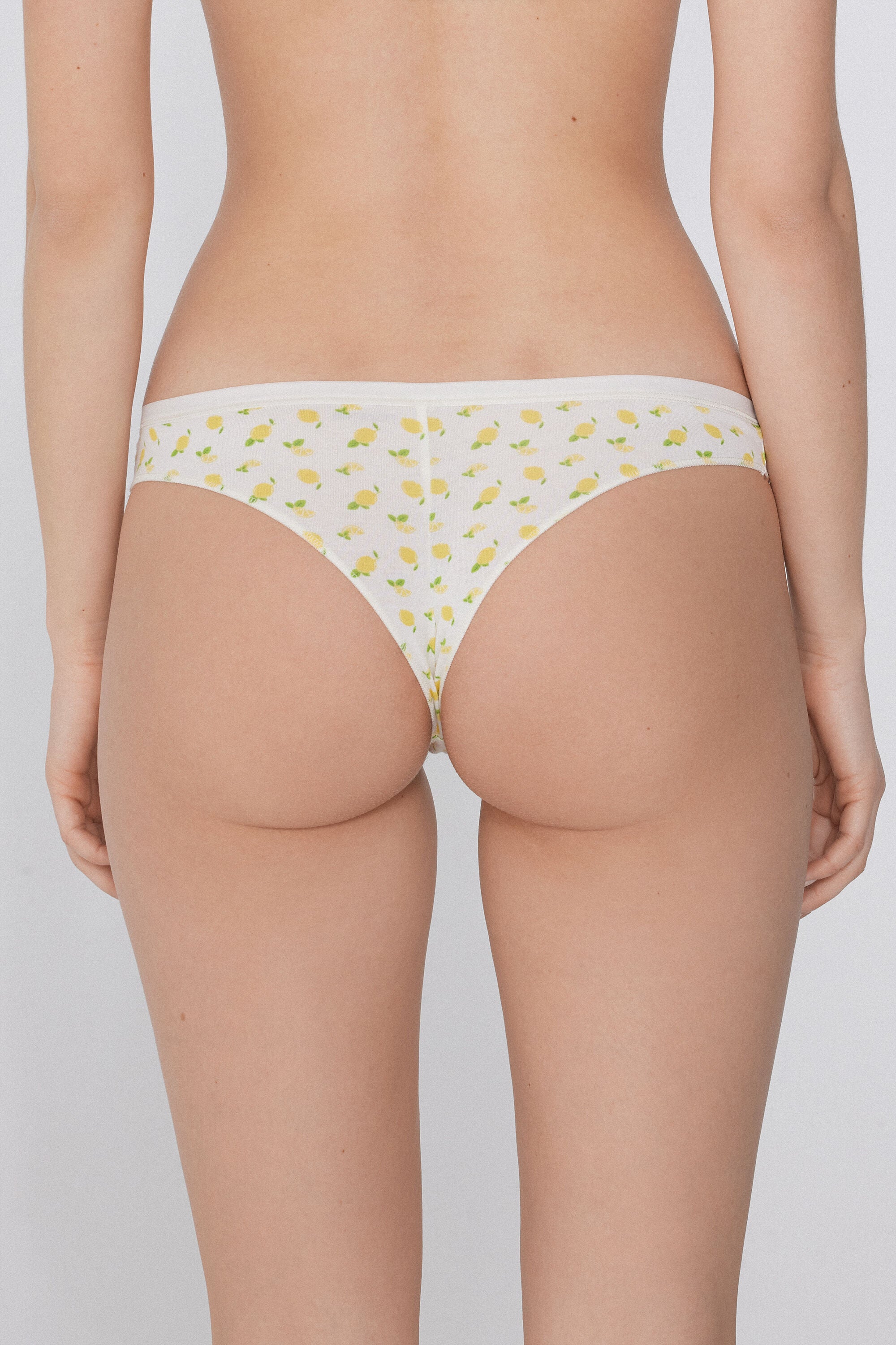 תחתונים ברזילאיים עם הדפס לימונים