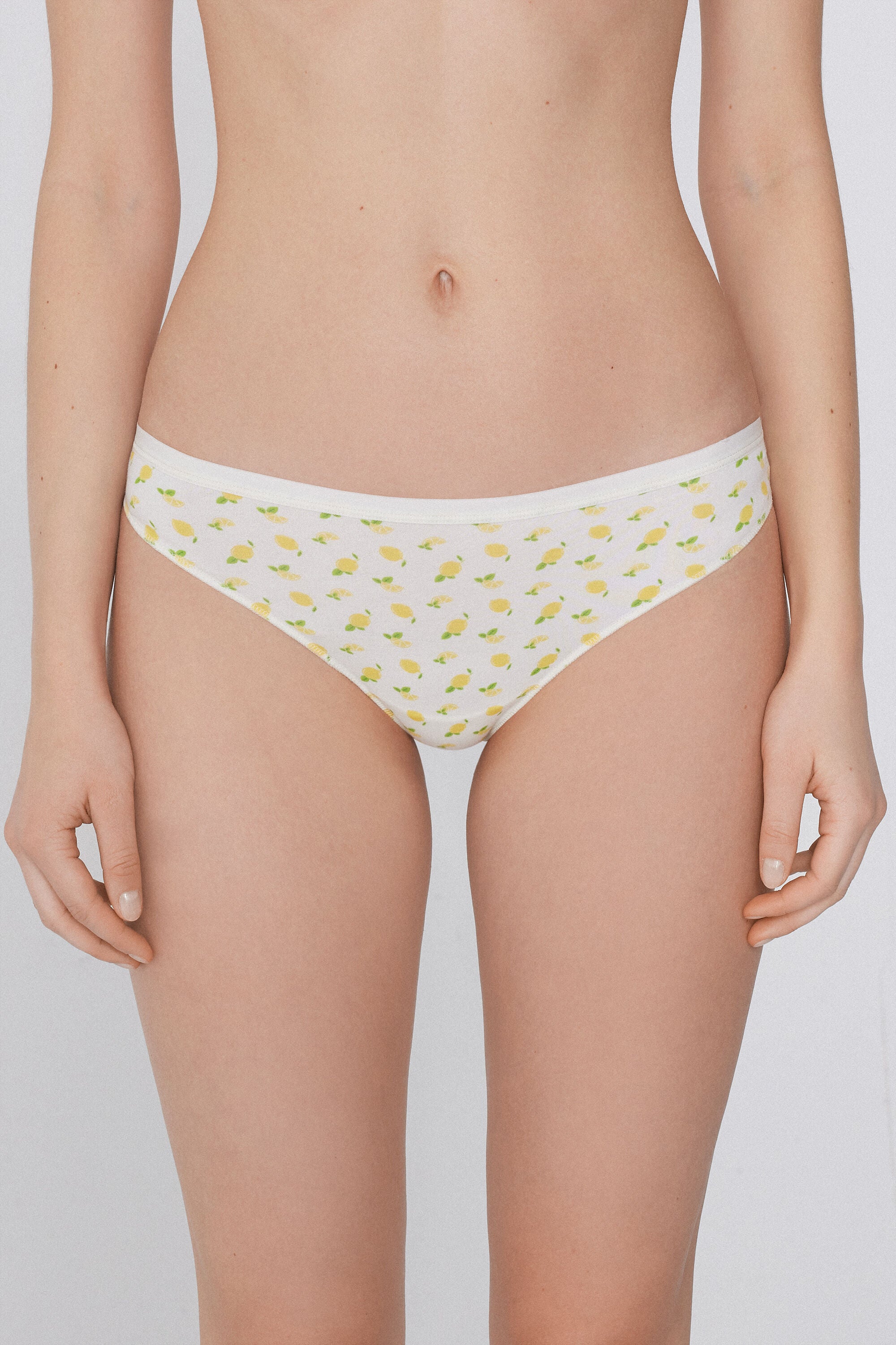 תחתונים ברזילאיים עם הדפס לימונים