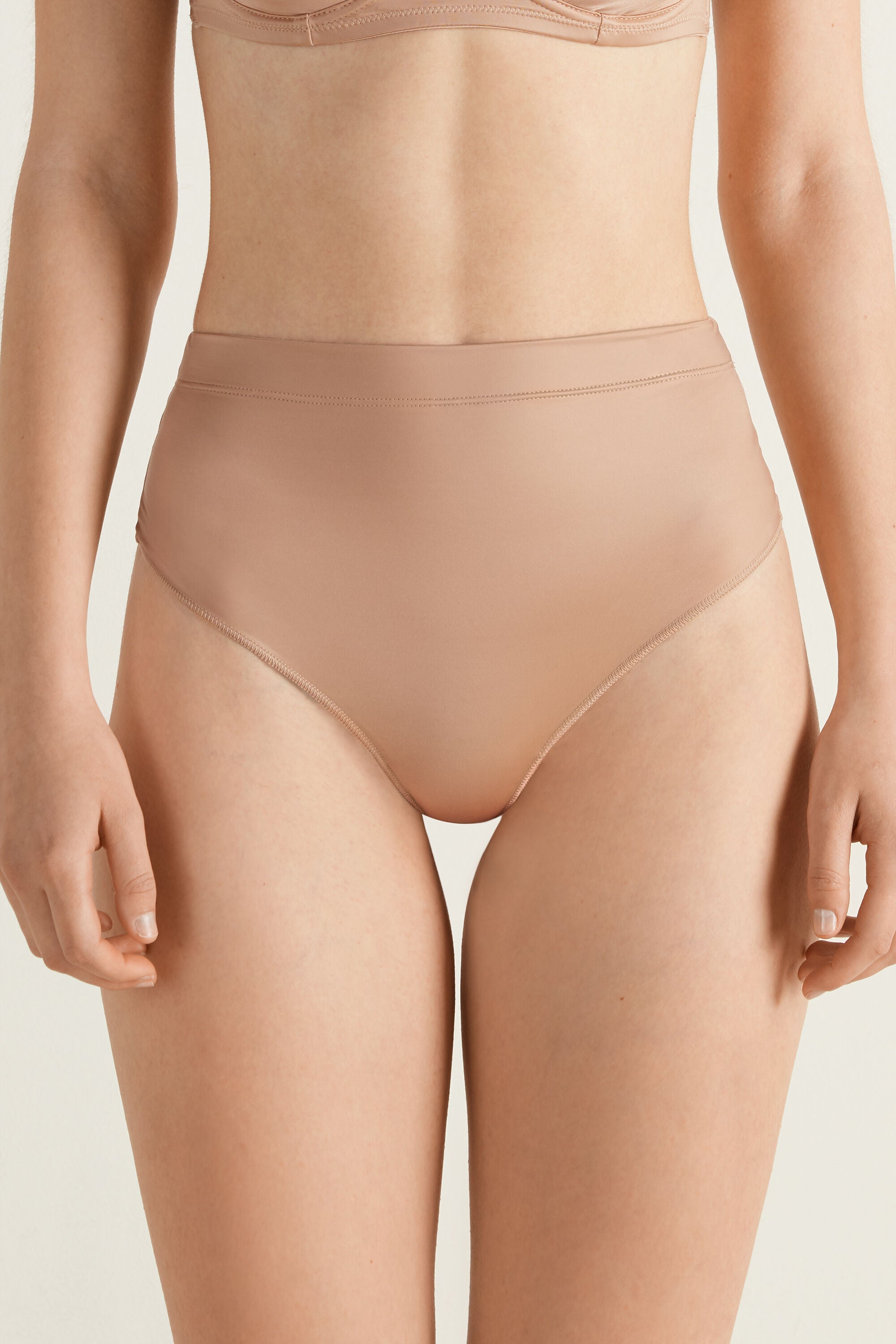 תחתונים ברזילאיים מחטבים High-Waist