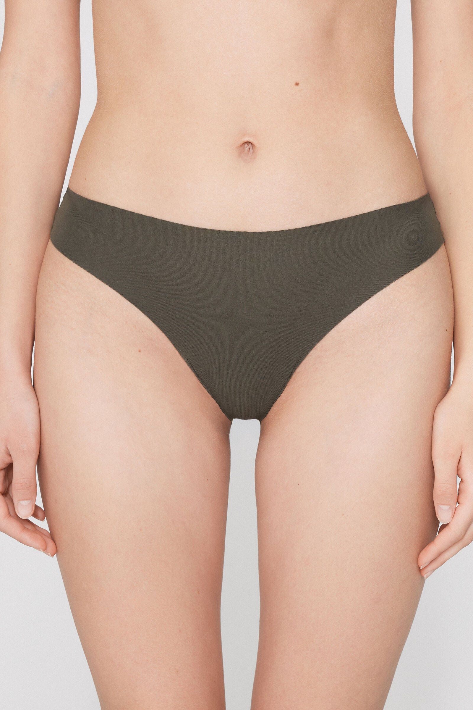 תחתונים ברזילאיים מבד תחרה ממוחזר וכותנה