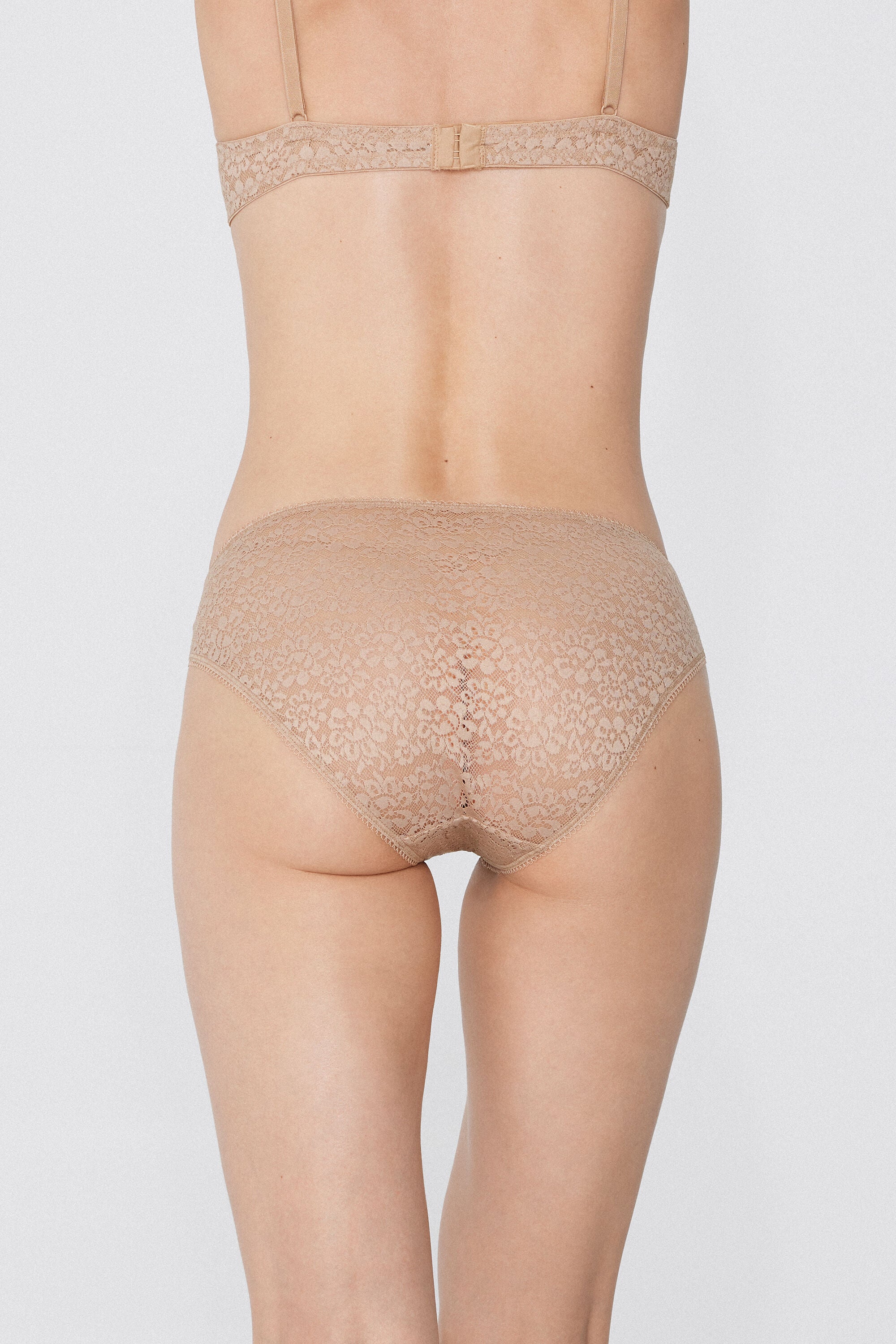 תחתוני תחרה