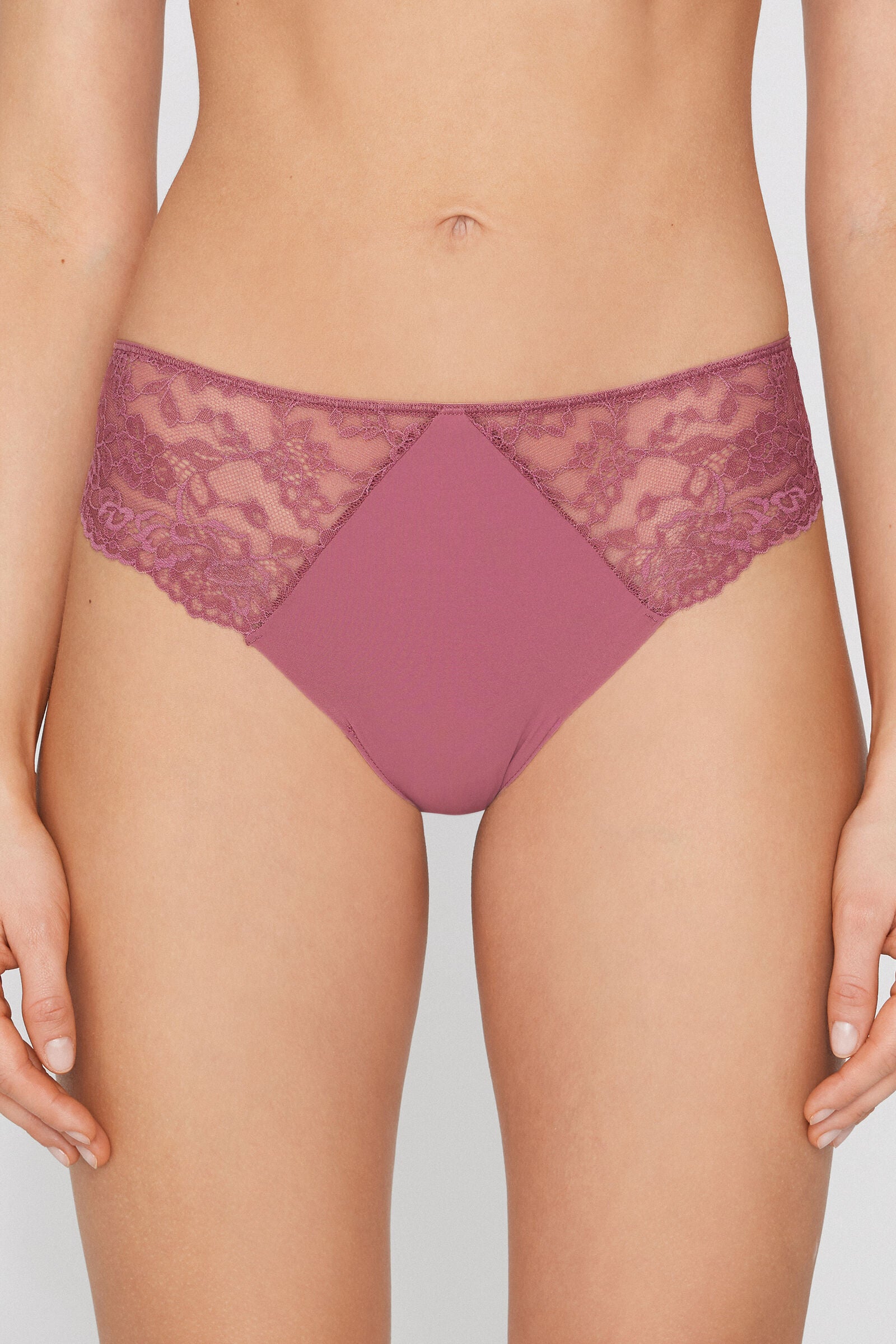 תחתונים מבד מיקרופייבר בשילוב תחרה