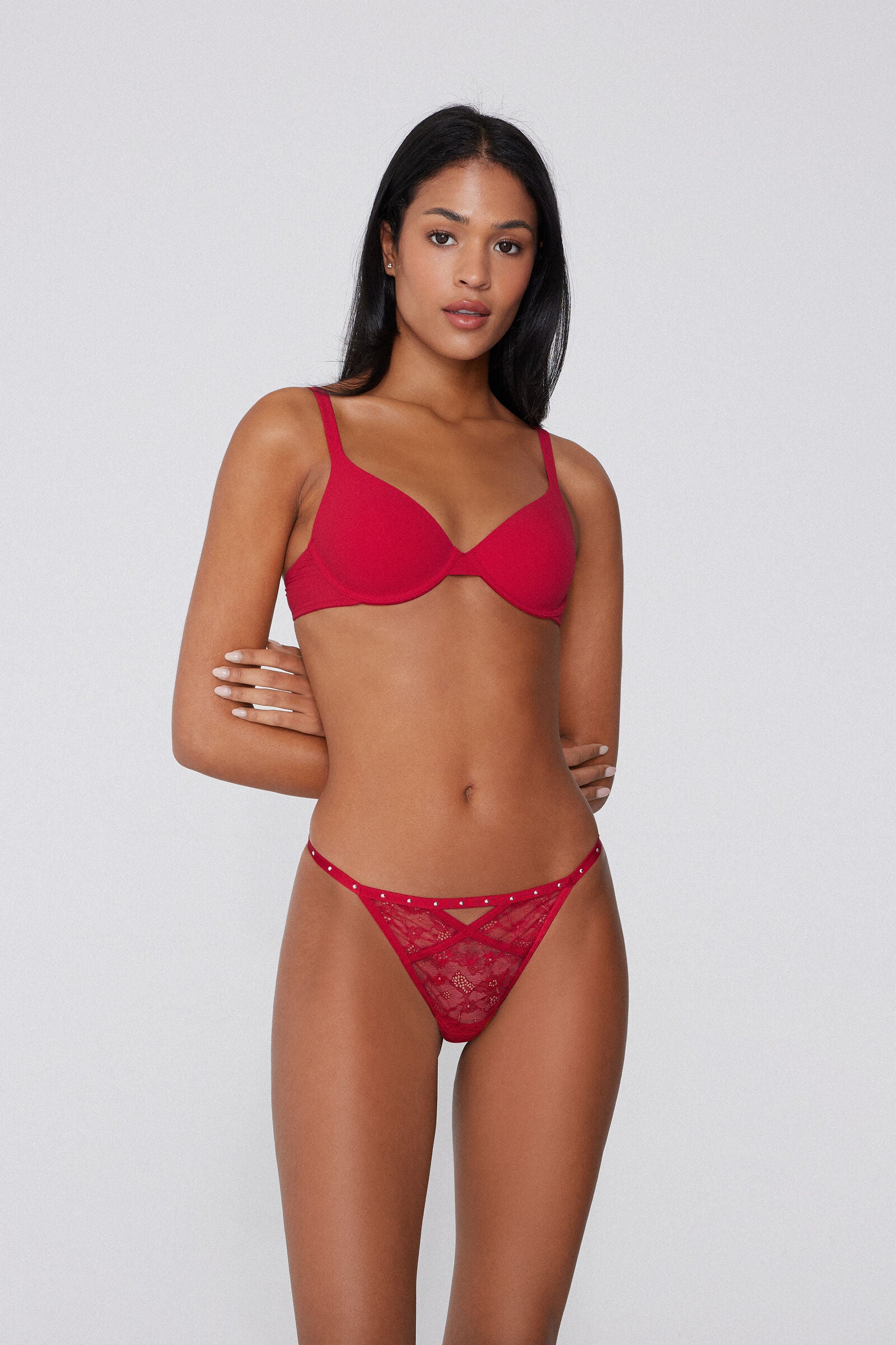 תחתוני חוטיני עם עיטור ניטים