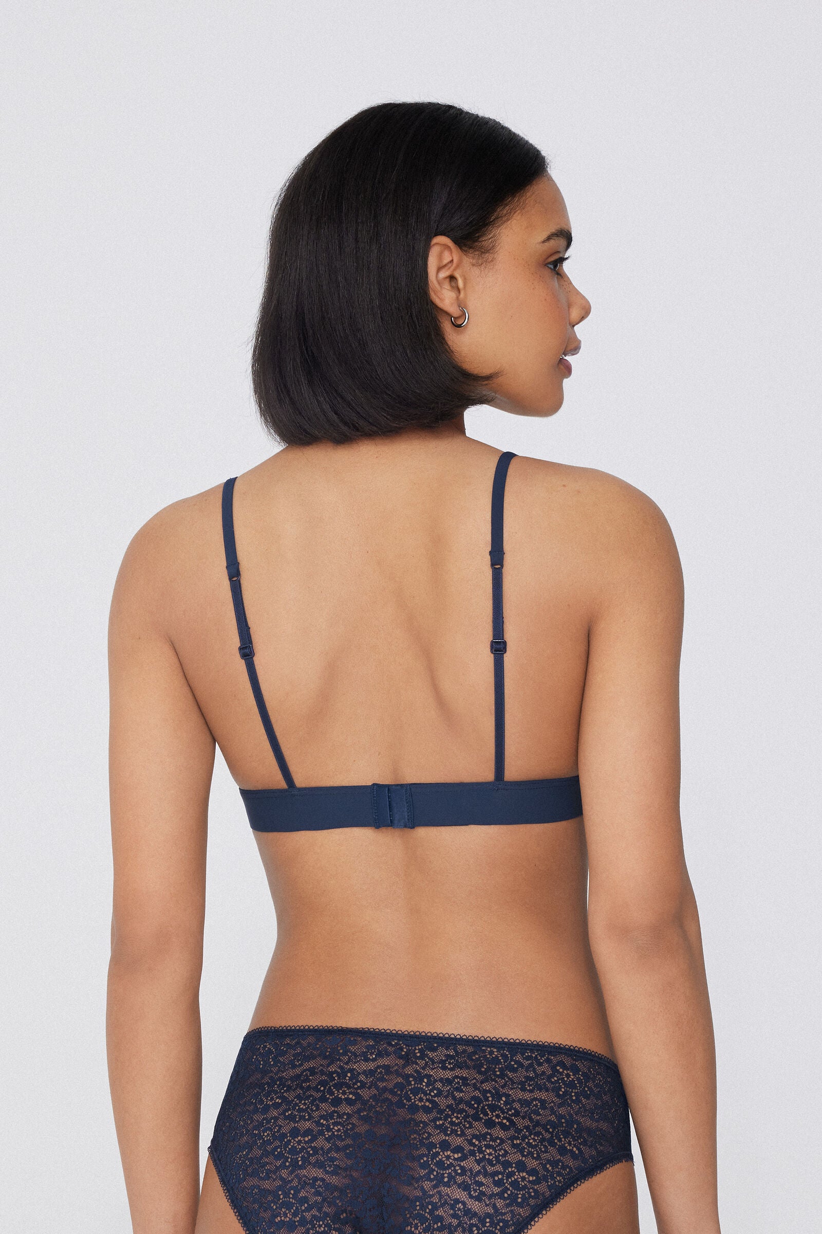 חזיית משולשים Lisbon