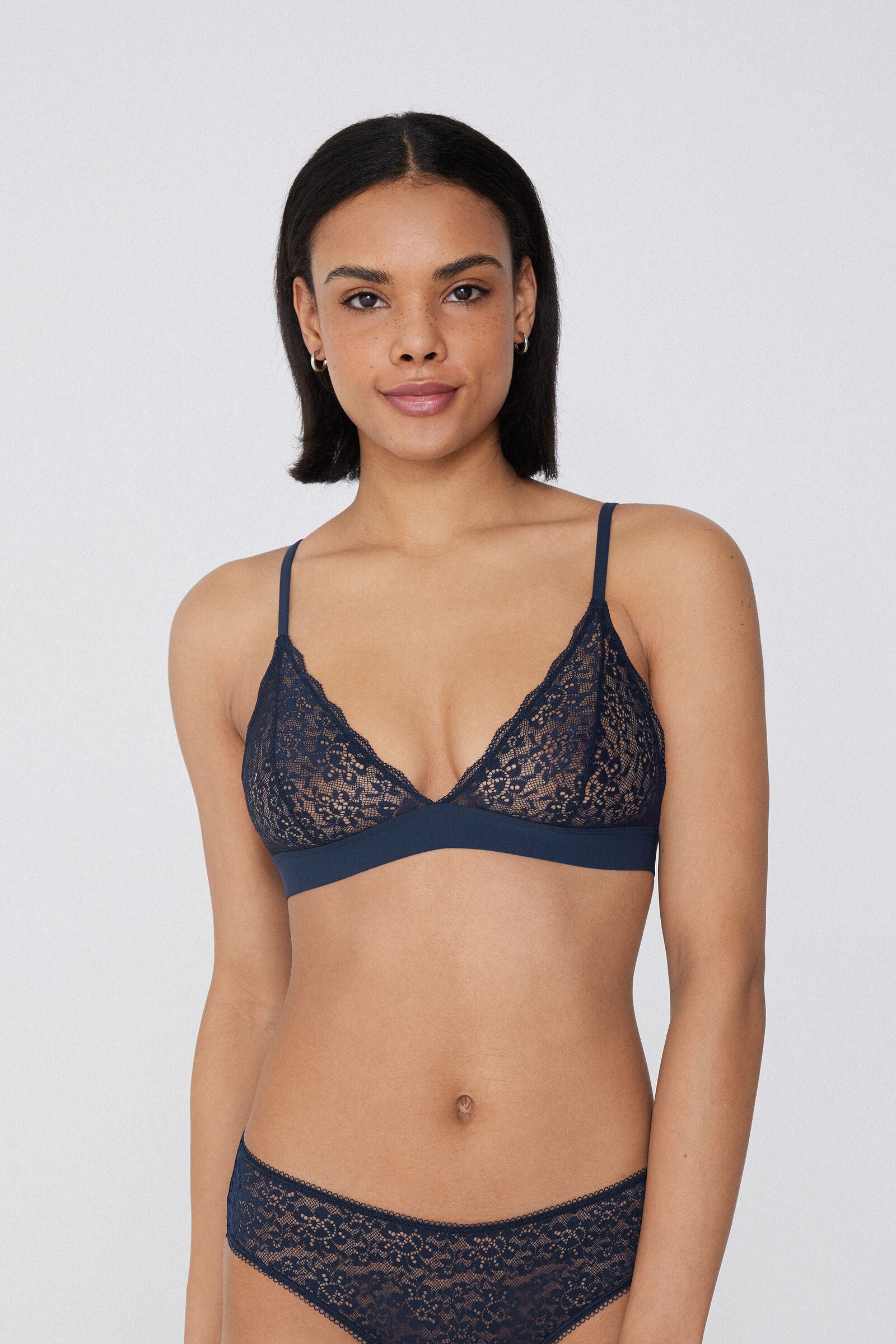 חזיית משולשים Lisbon