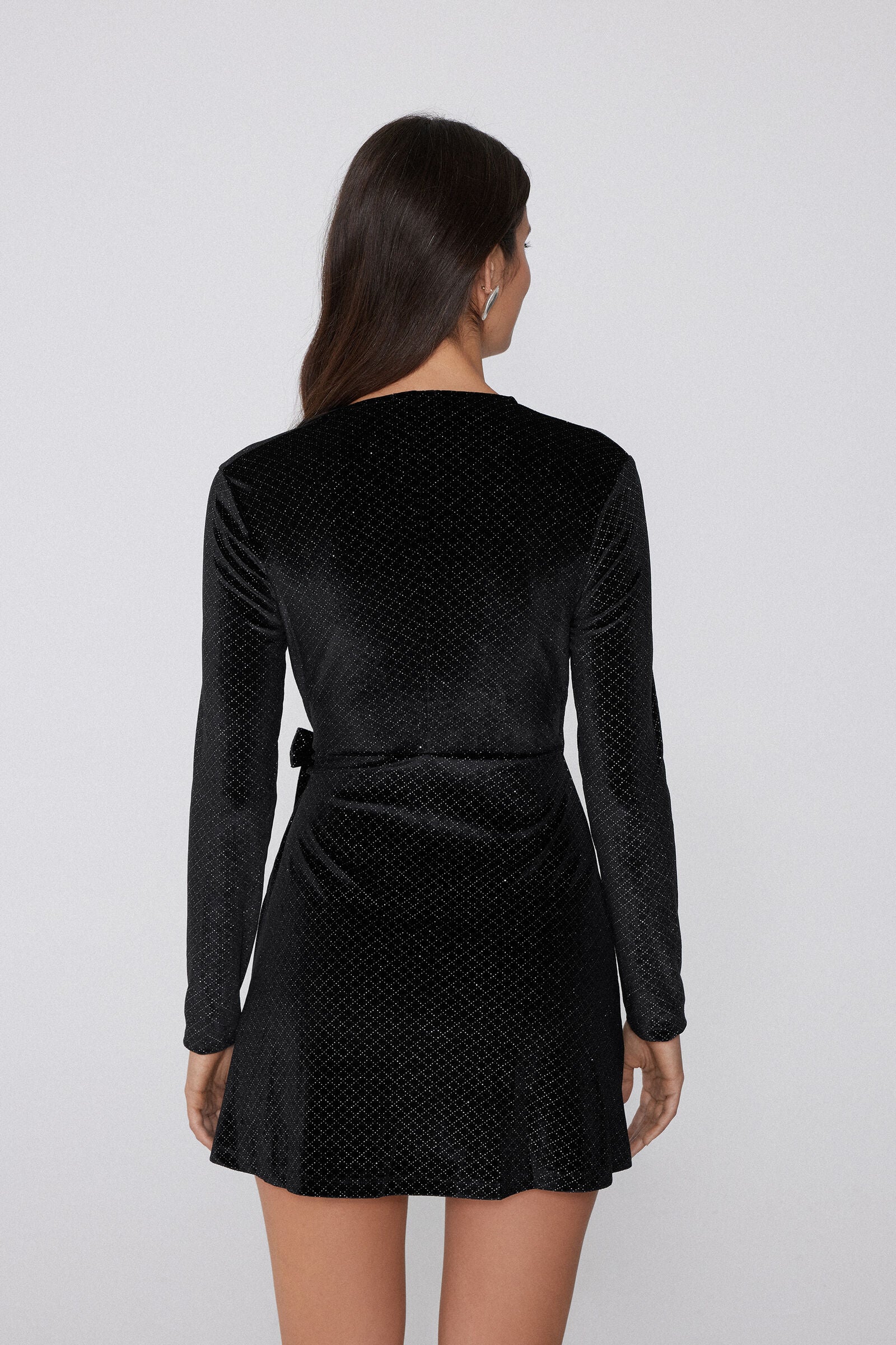 שמלת מעטפת בלייזר קטיפה ויהלומים