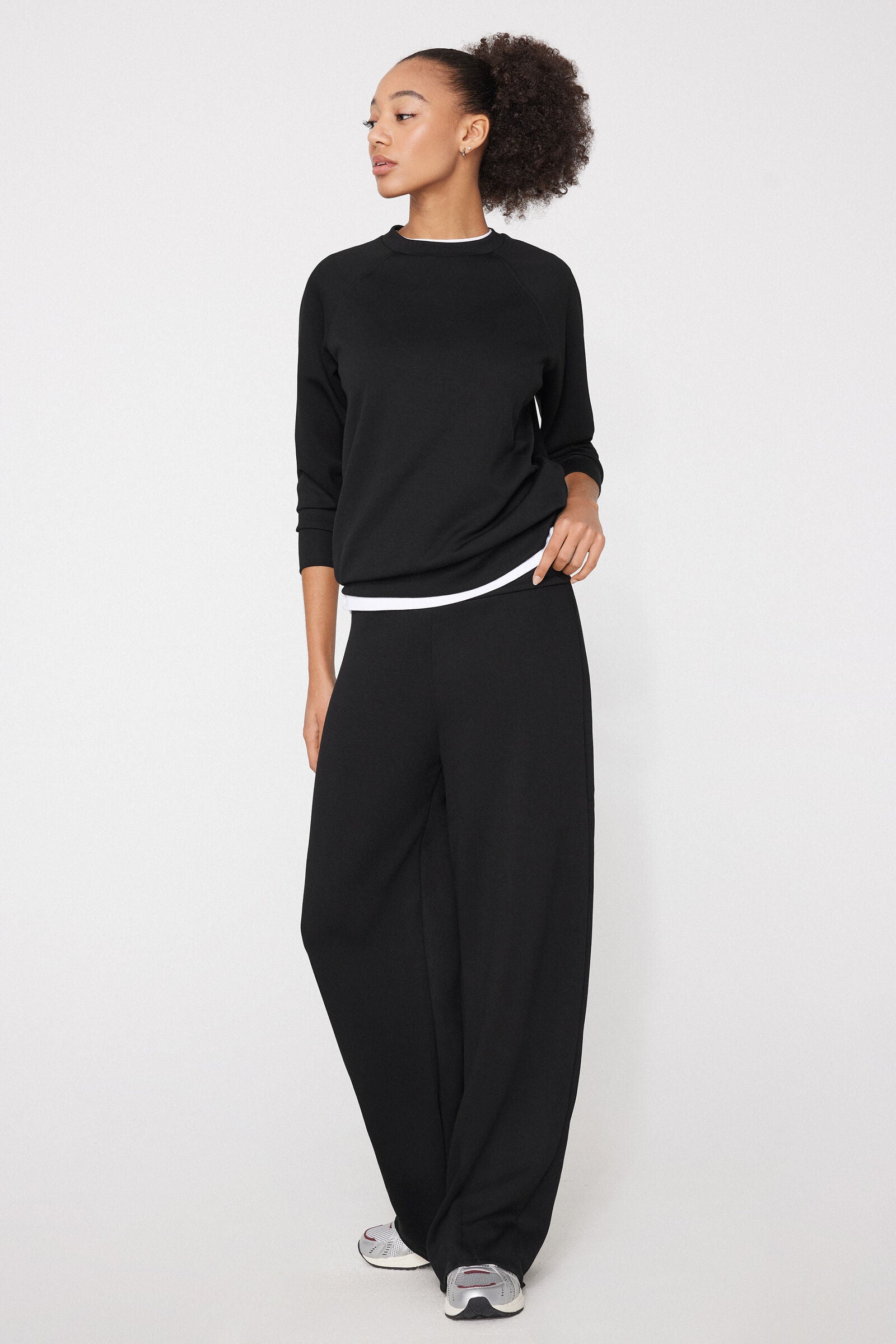 מכנסיים בגזרה רחבה Soft Touch