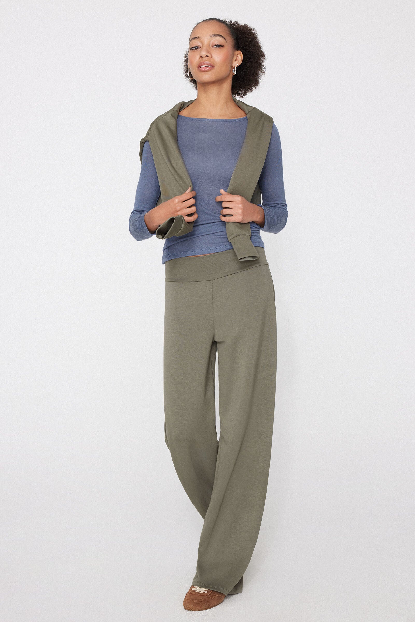 מכנסיים בגזרה רחבה Soft Touch