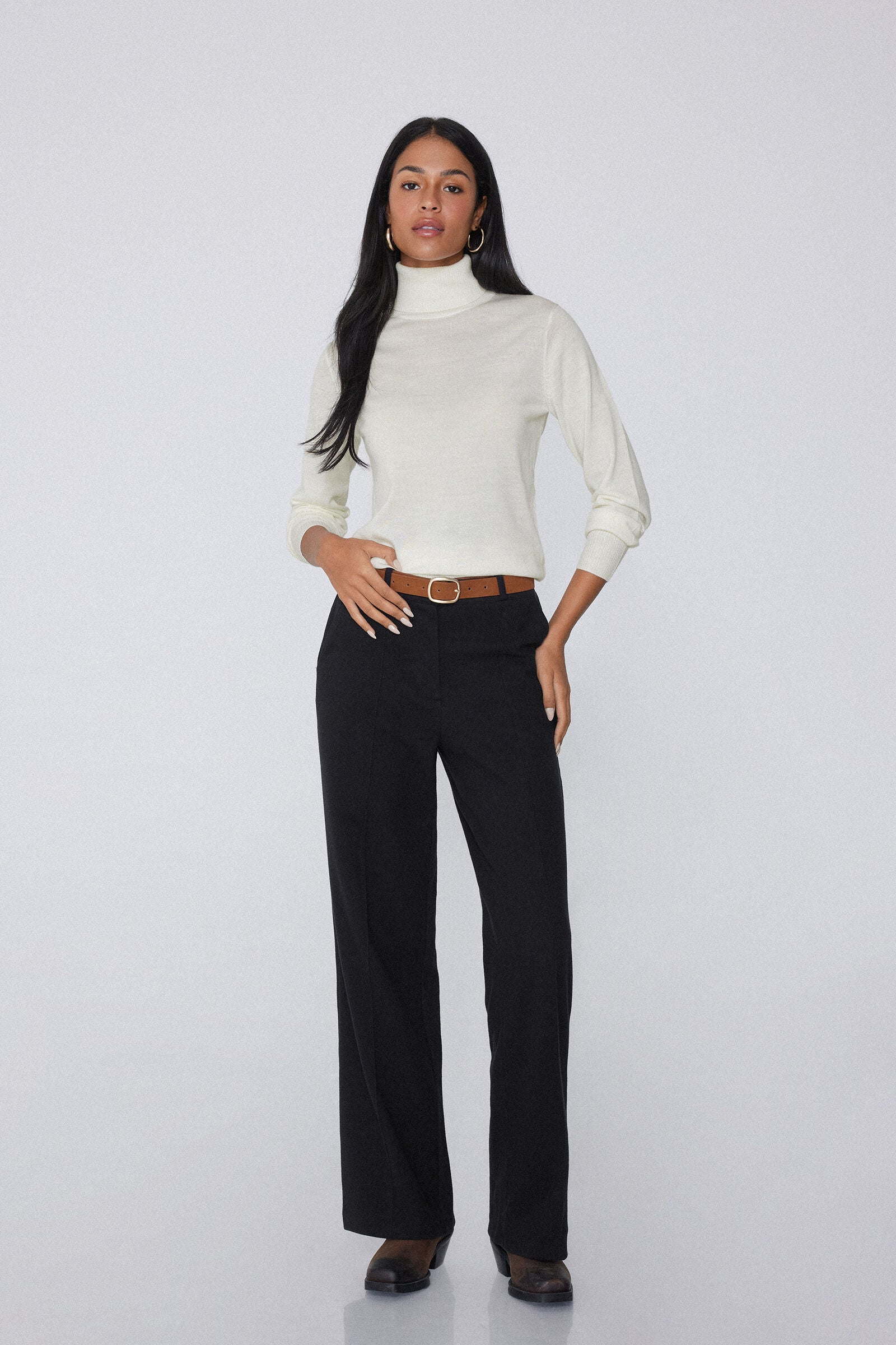 מכנסיים ארוכים בגזרה רחבה