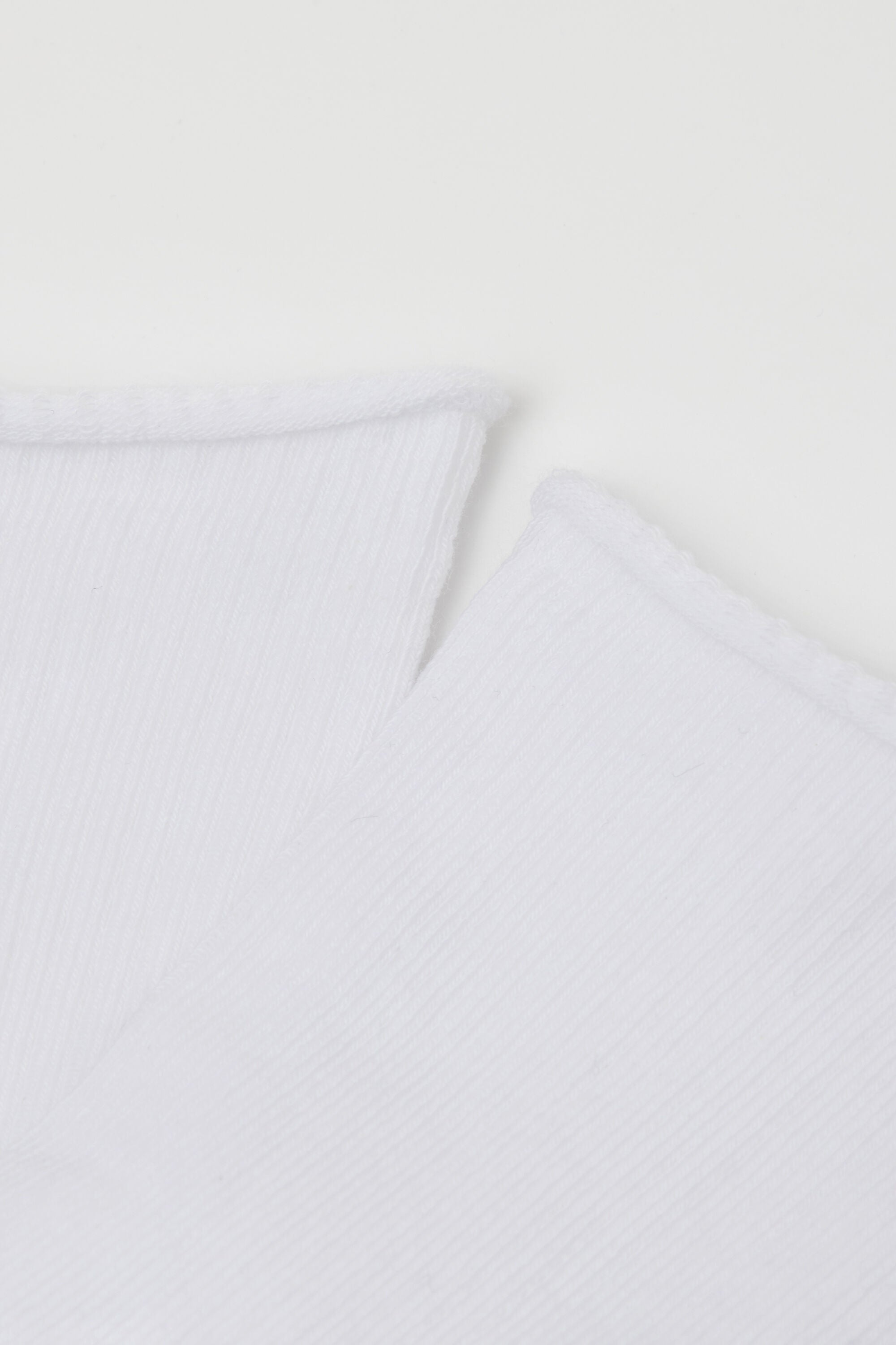 גרבי ריב קצרות ללא סיומת