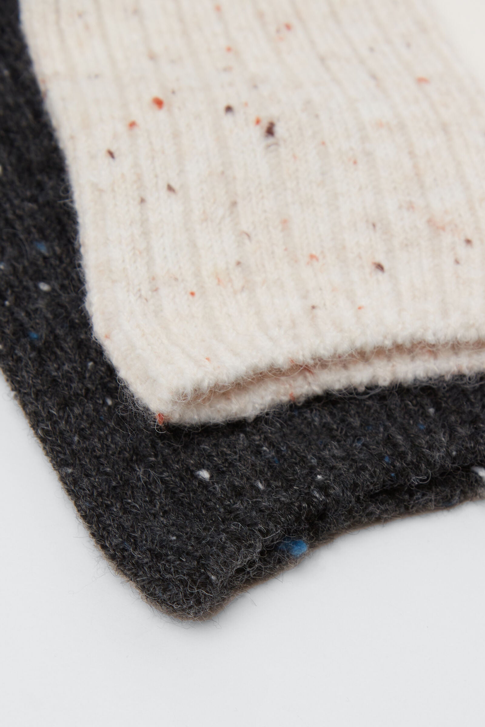 מארז 2 זוגות גרביים עבות