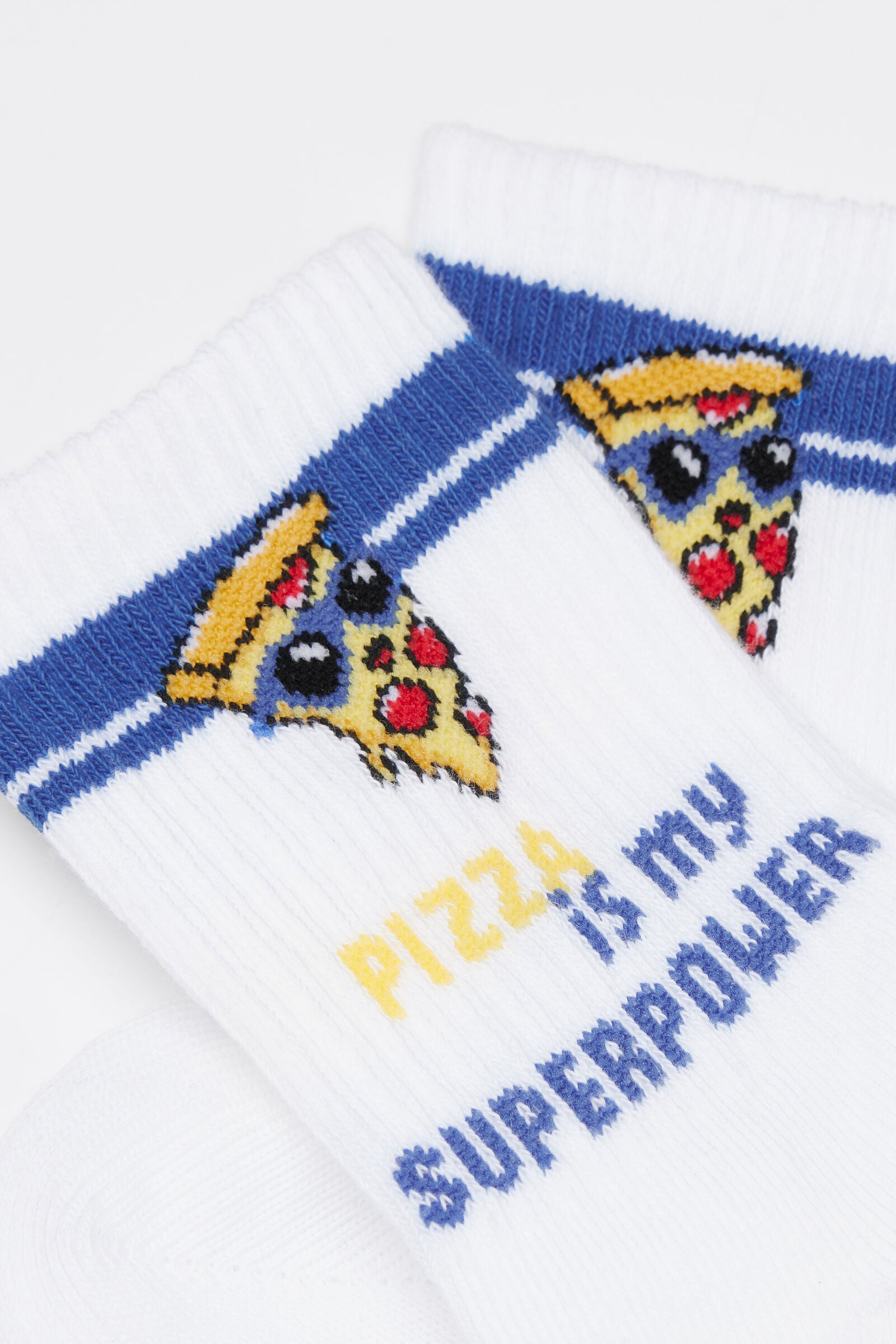 גרביים עם טקסטורה מבצבצת לילדים