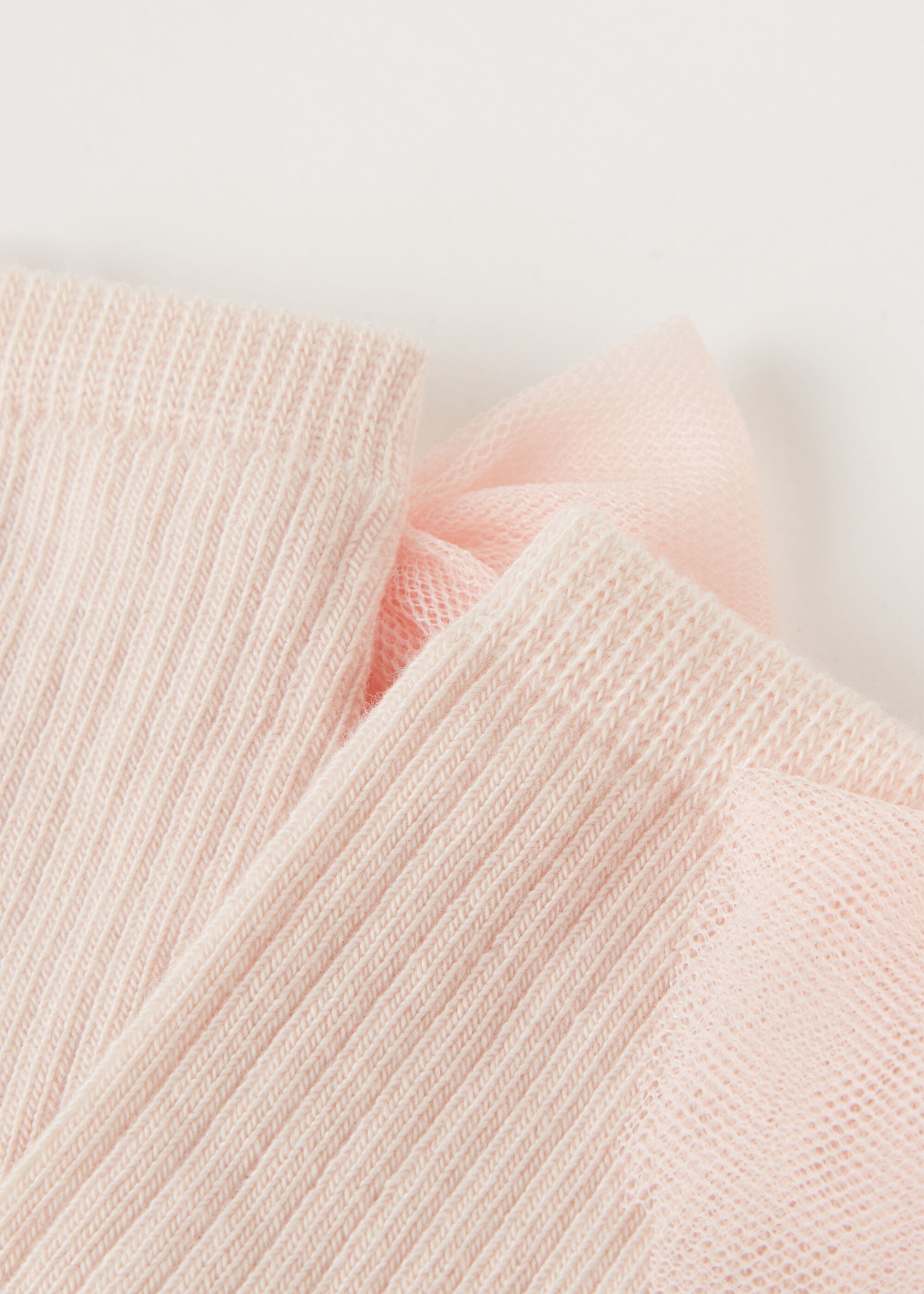 גרבי פפיון קצרות