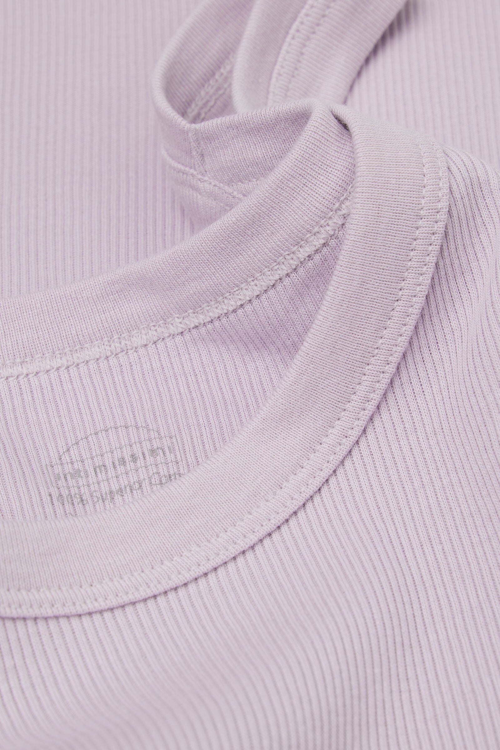 גופיית ריב צמודה