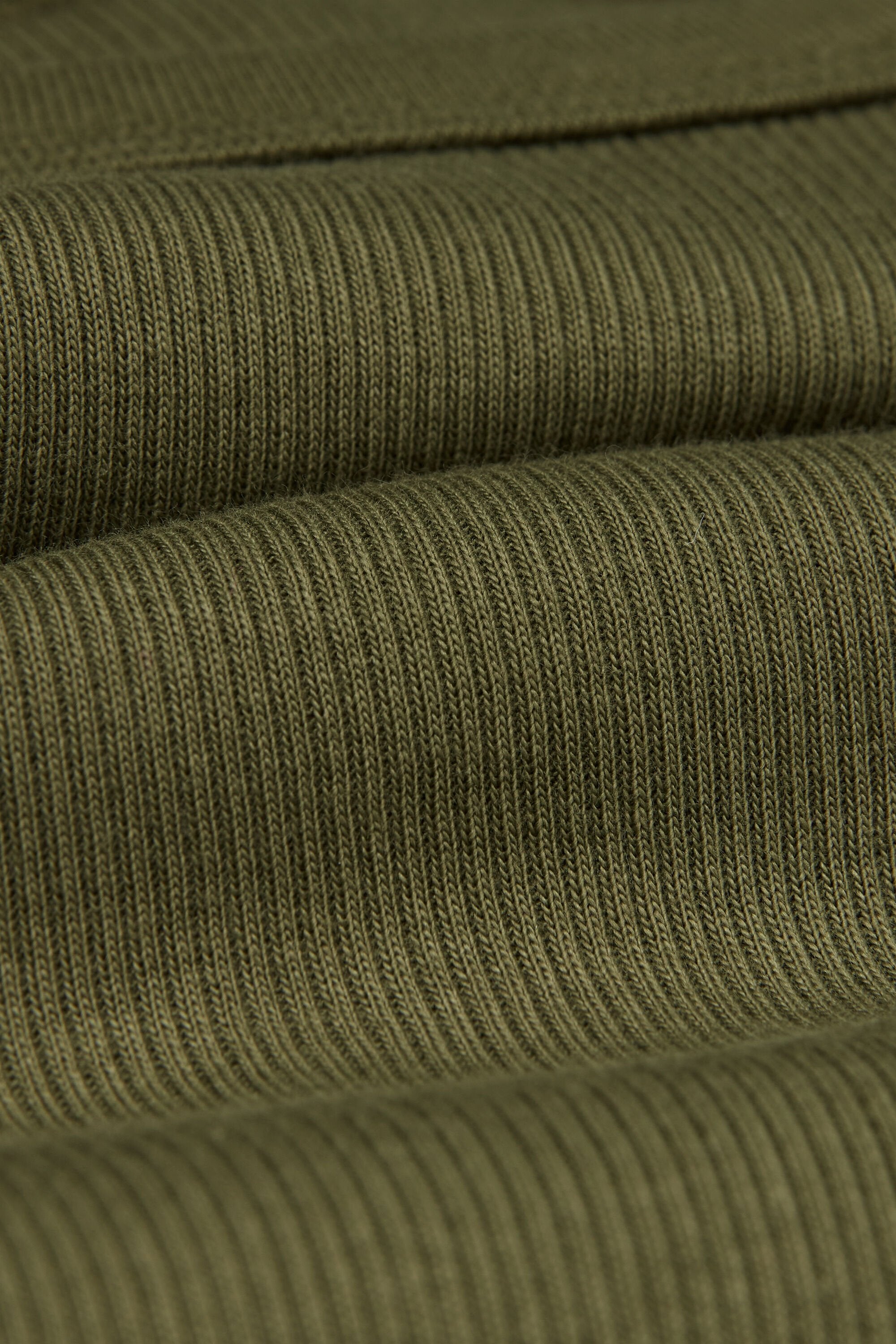 גופיית ריב צמודה