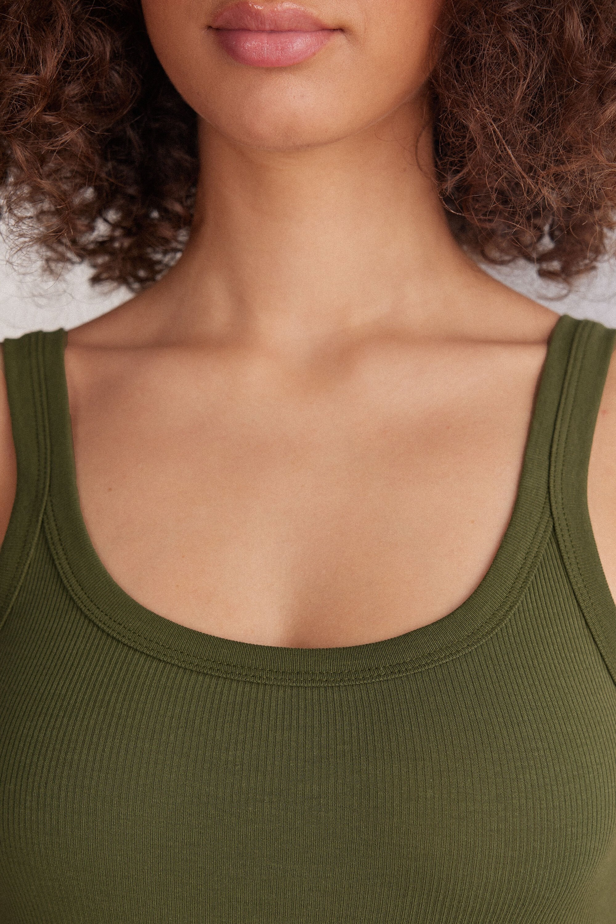 גופיית ריב צמודה