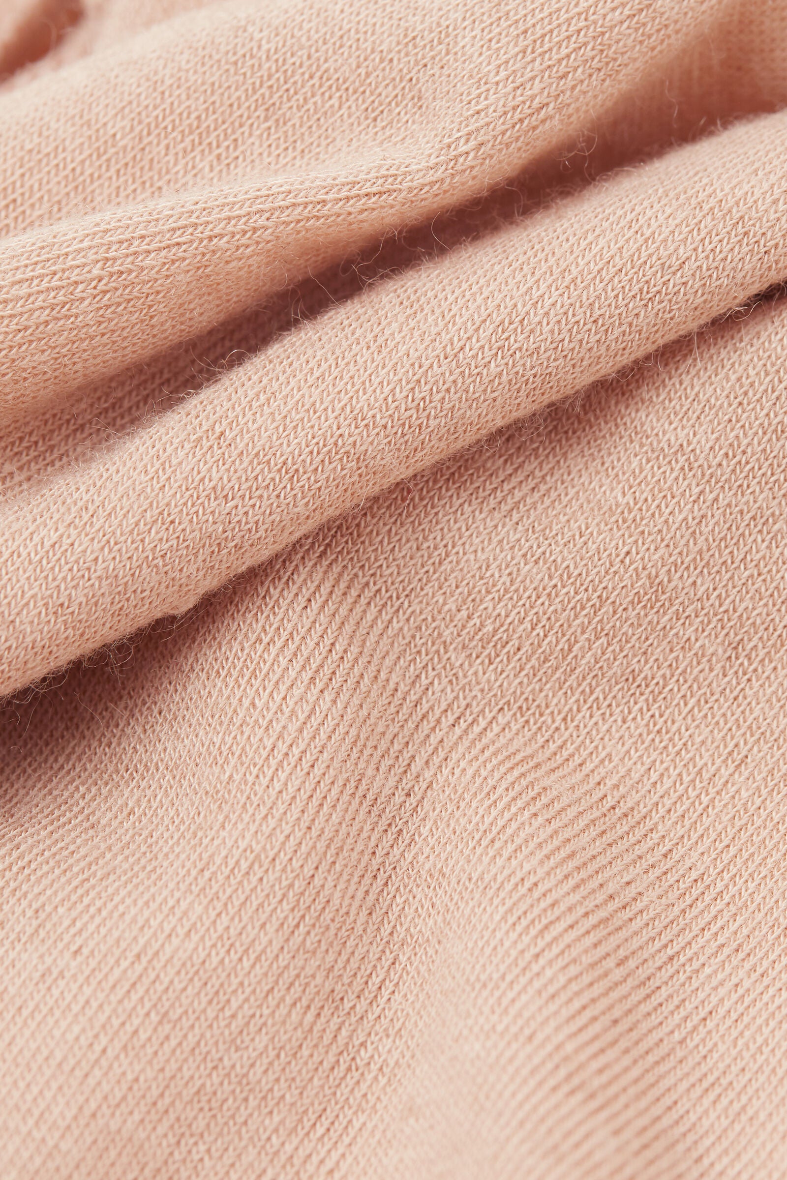 גופייה מבד קשמיר ומודל