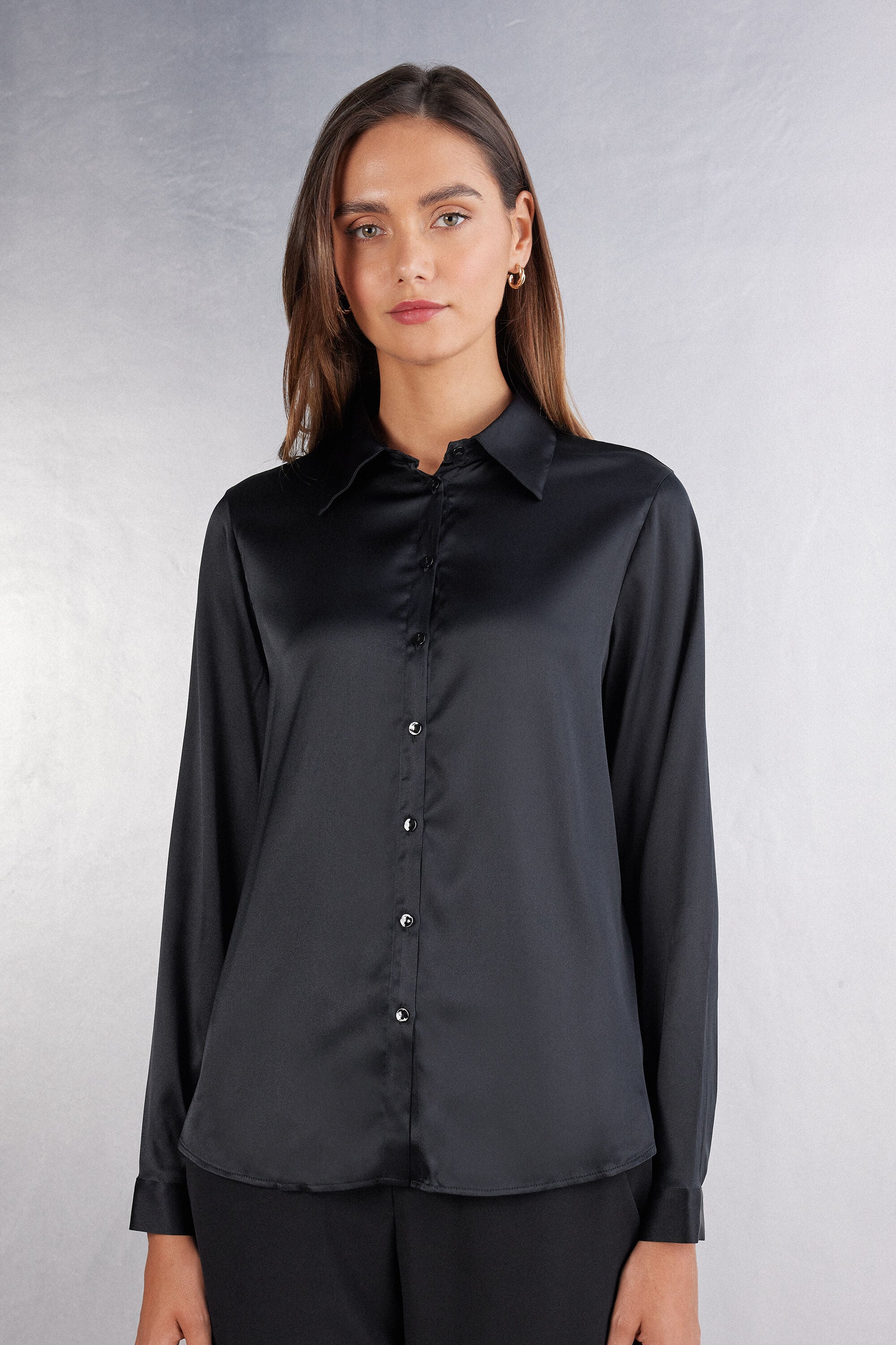 חולצת משי מכופתרת