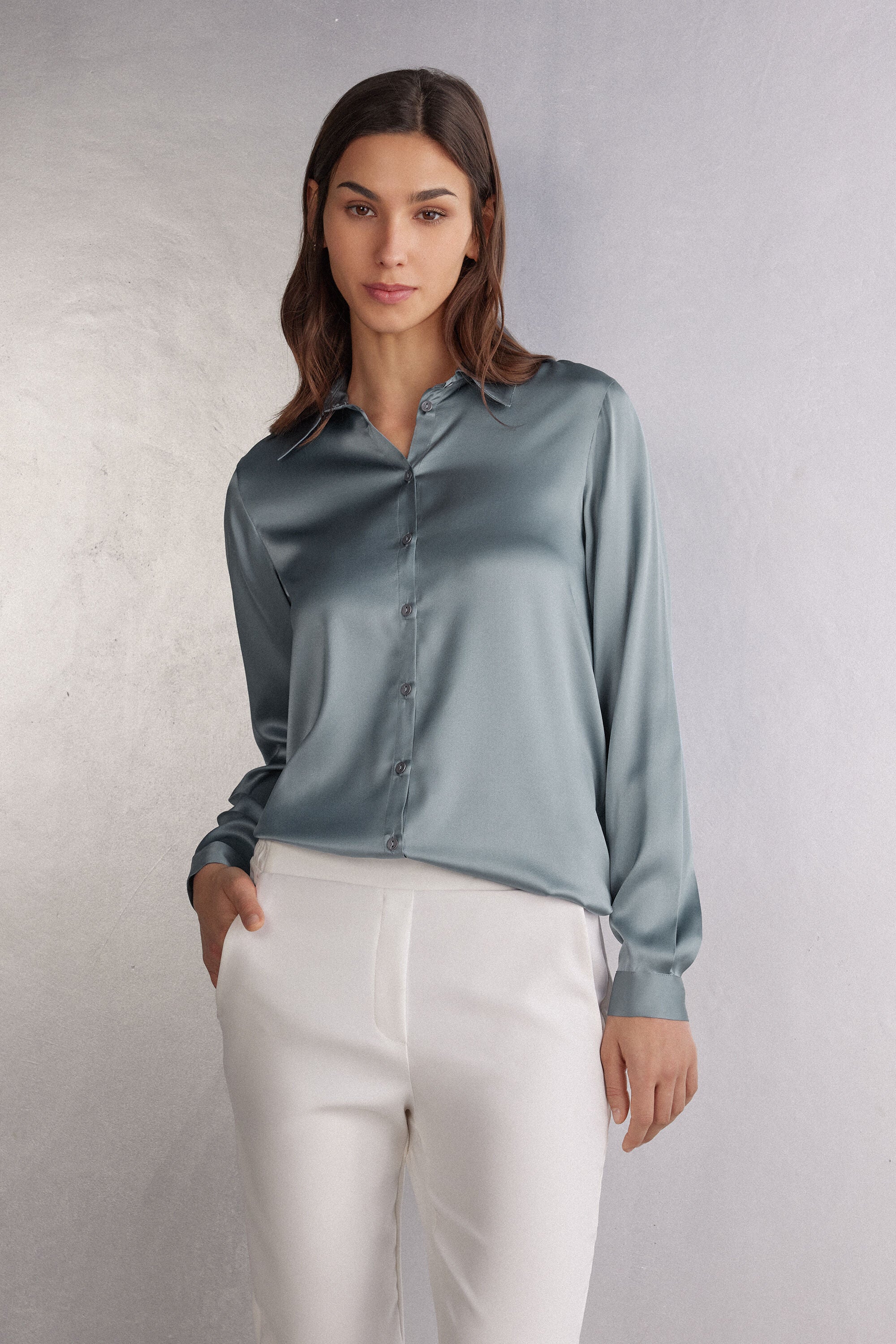 חולצת משי מכופתרת