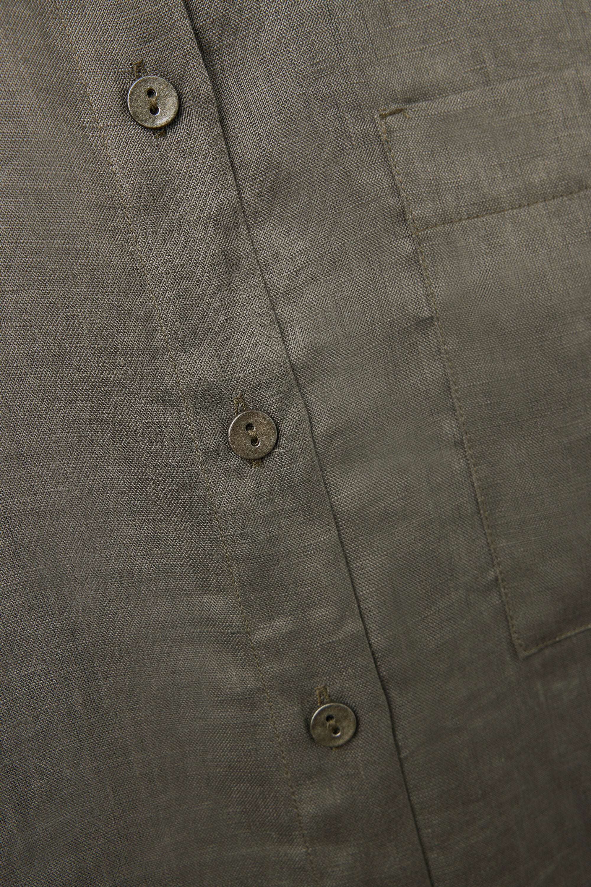 חולצה מכופתרת מבד פשתן