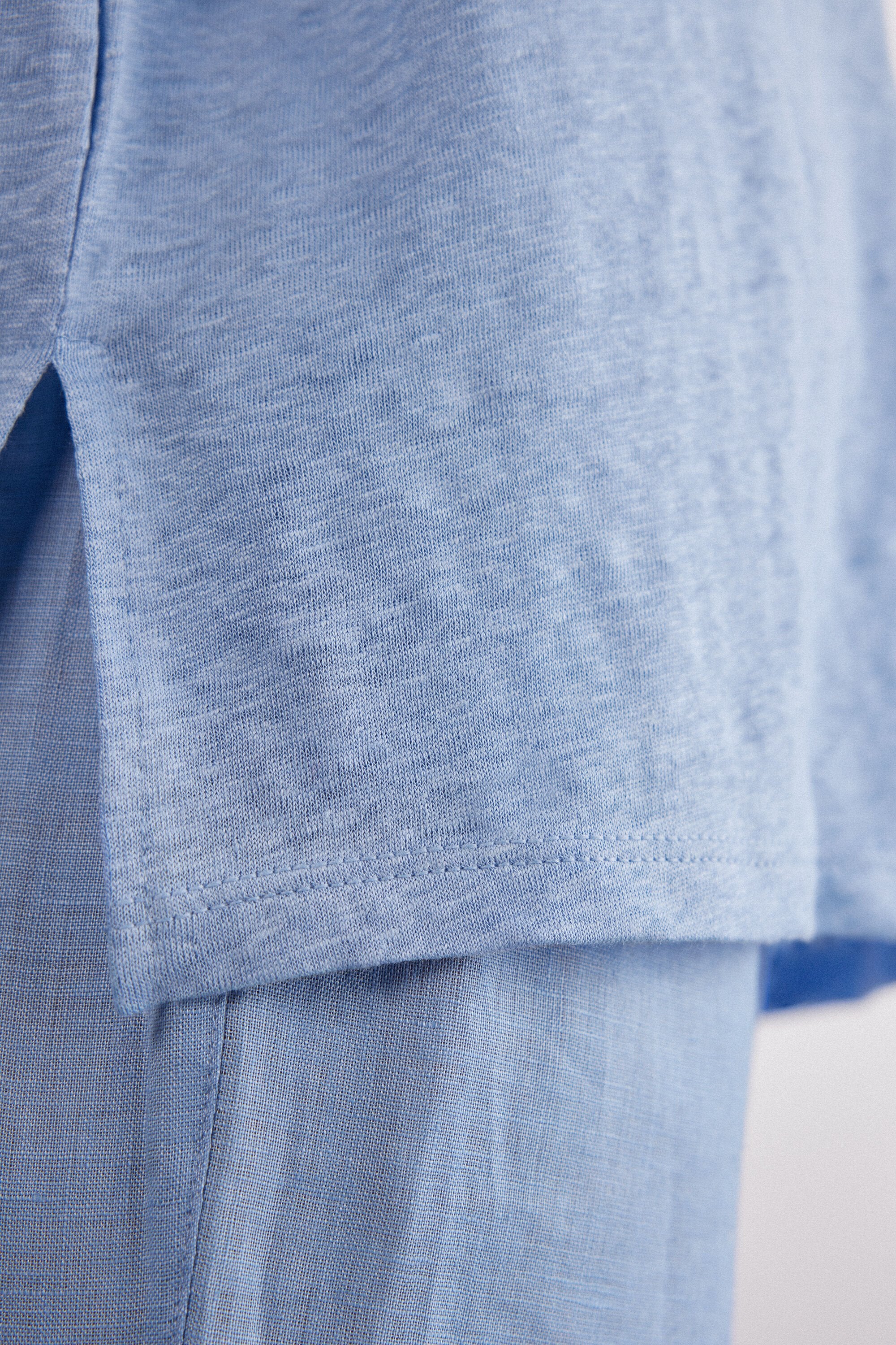 חולצה מבד פשתן עם צווארון סירה