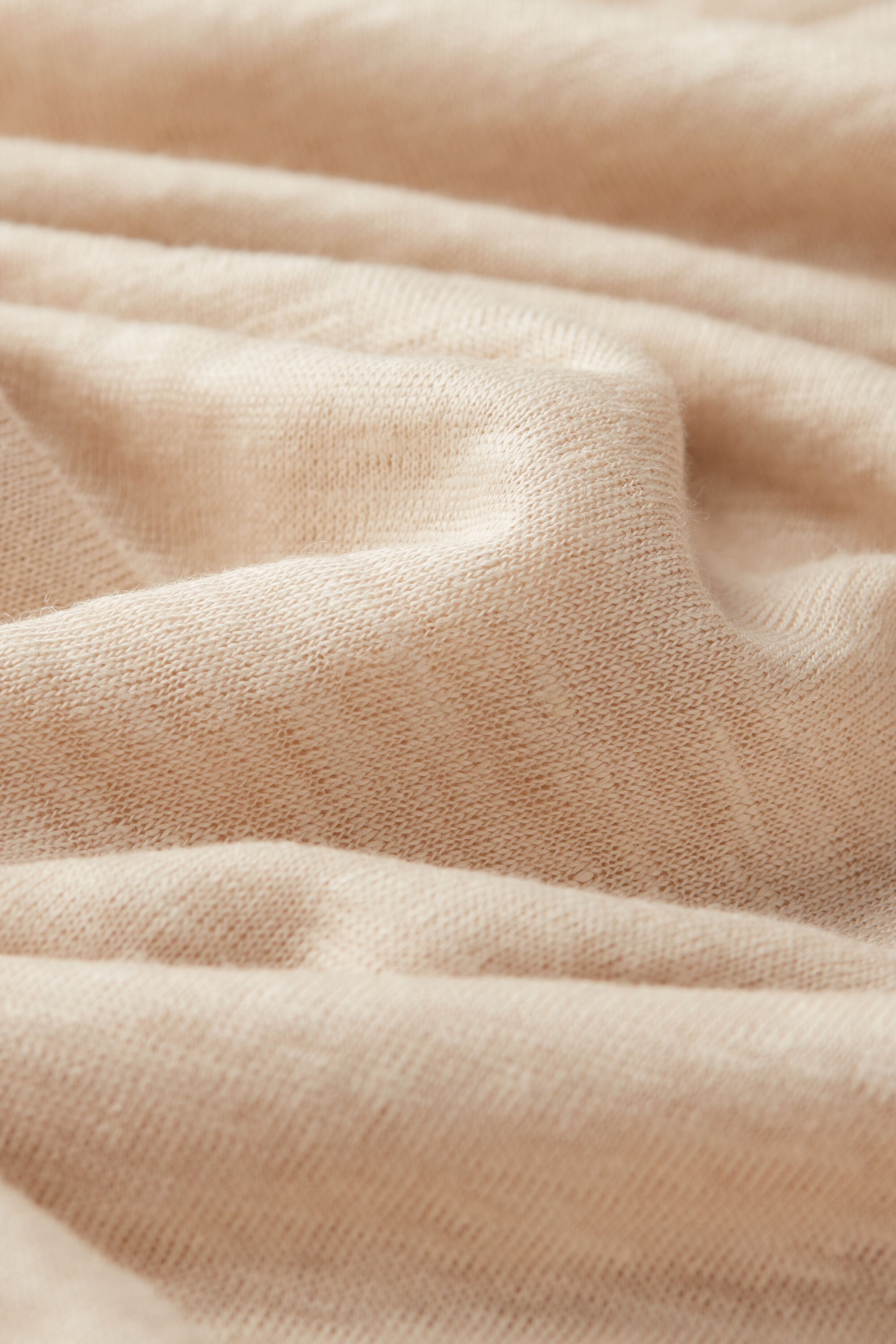 חולצה מבד פשתן עם צווארון סירה