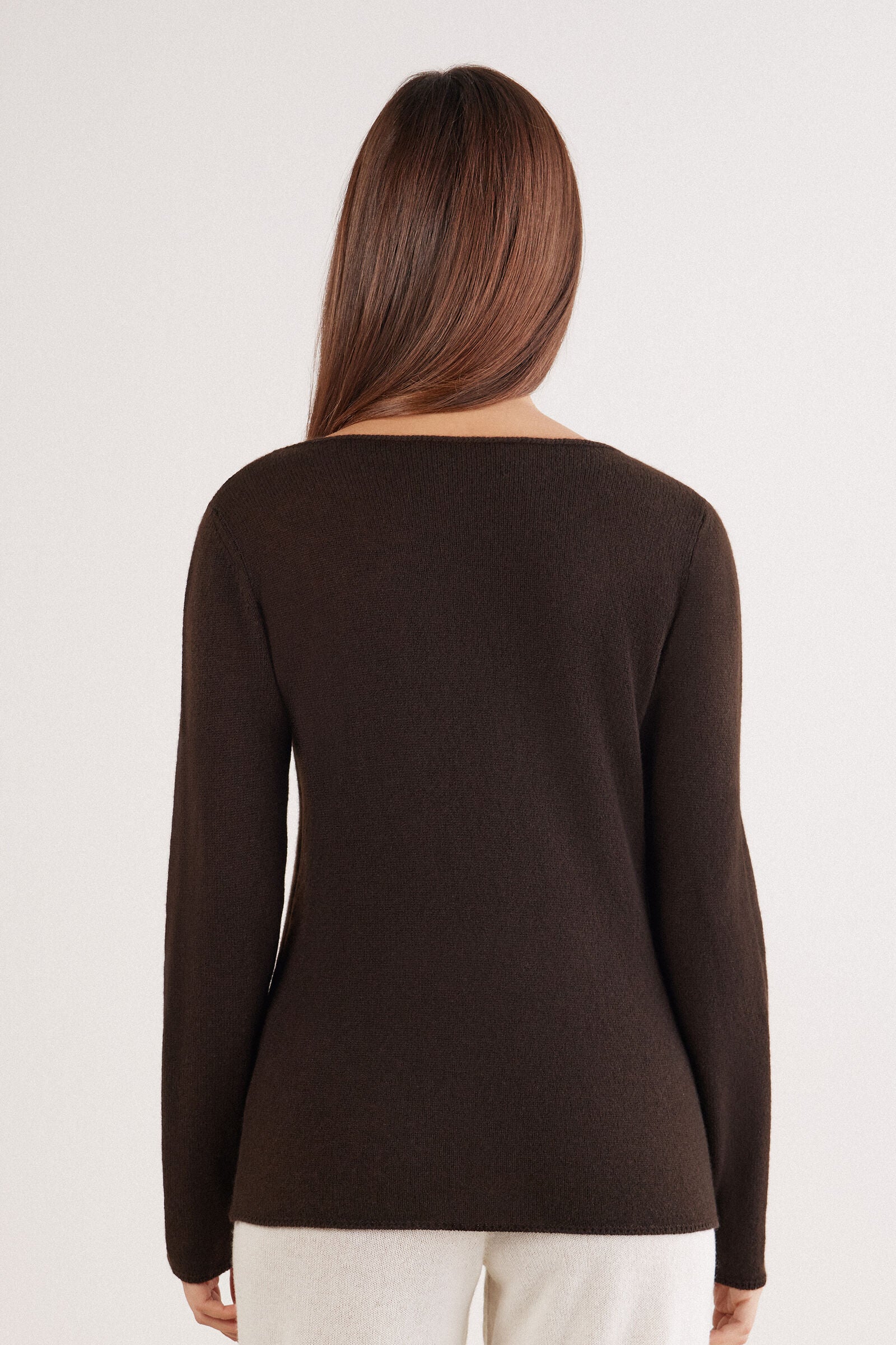 סריג קשמיר עם מחשוף סירה