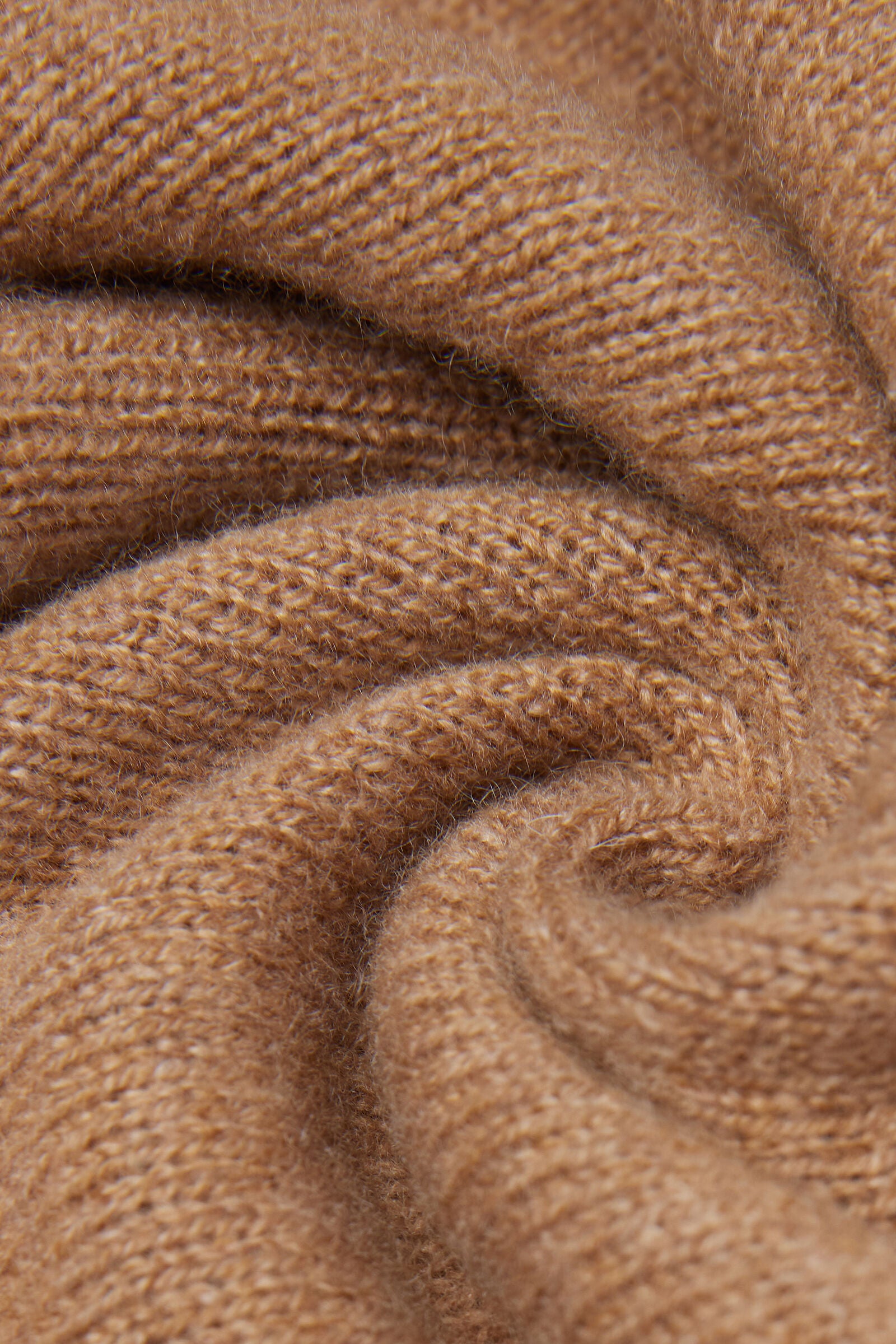 סריג קשמיר עם מחשוף סירה