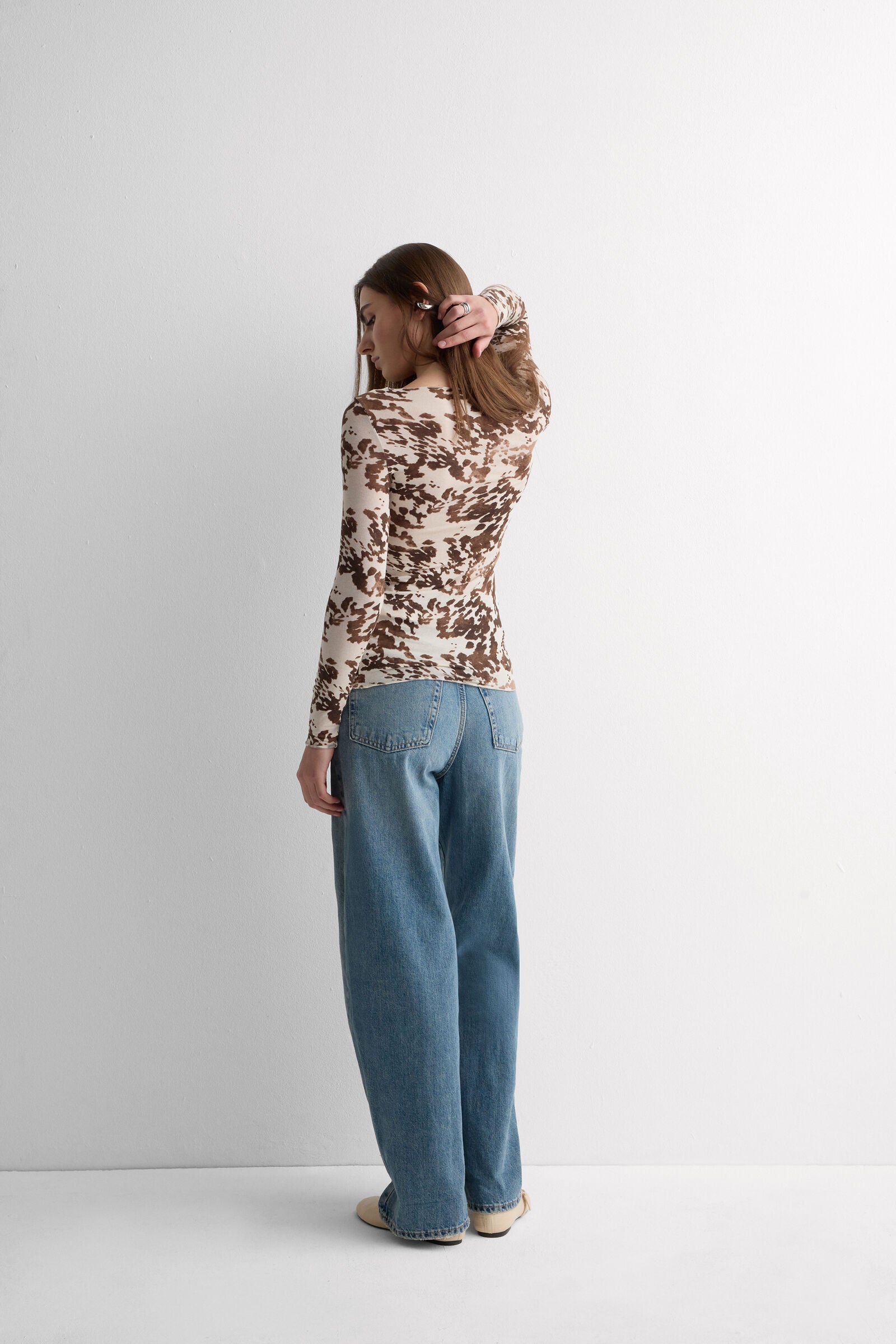 חולצה ארוכה Ultralight Modal and Cashmere בהדפס פרה