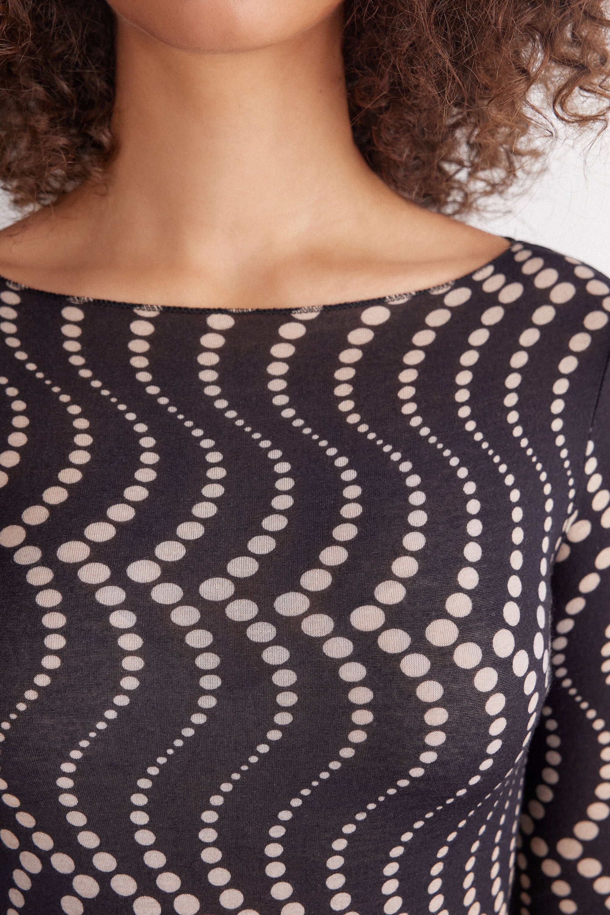 חולצת מודאל קשמיר ארוכה עם הדפס