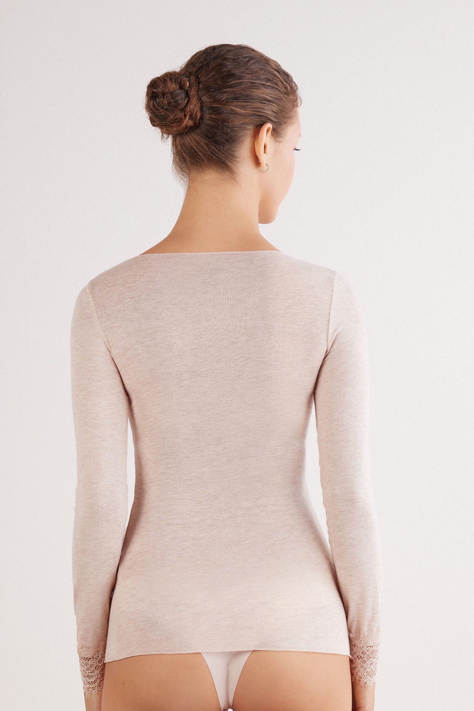 טי שירט V מבד קשמיר