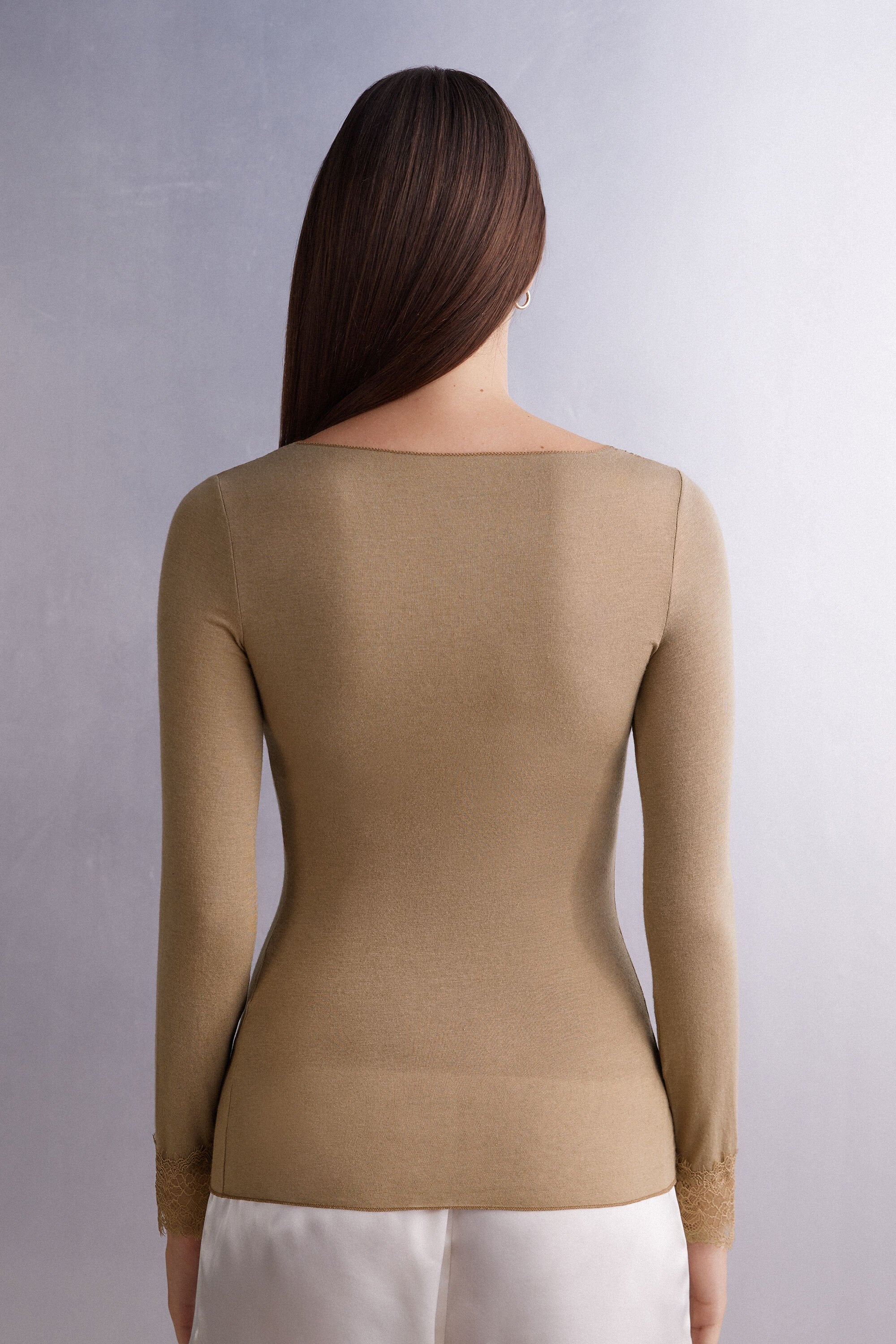 טי שירט V מבד קשמיר