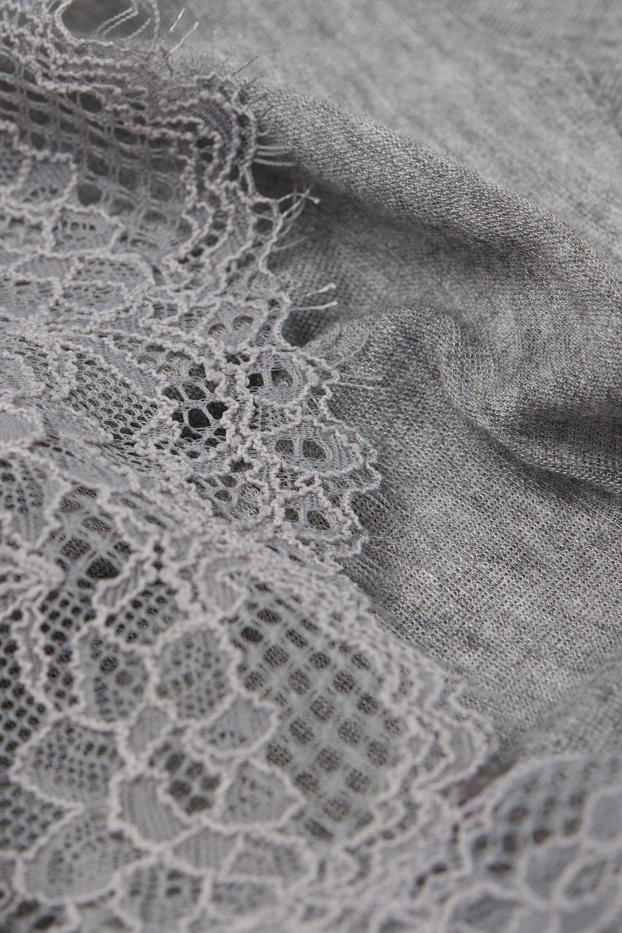 טי שירט V מבד קשמיר