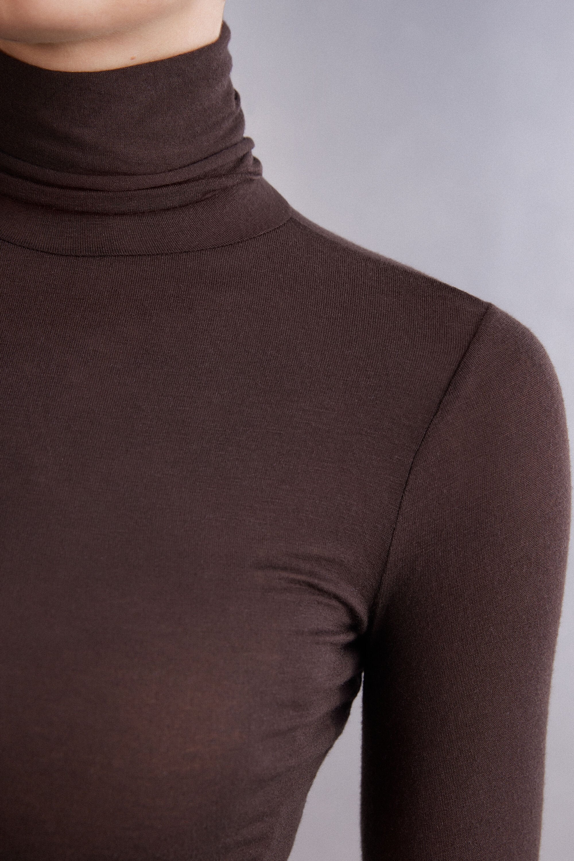 חולצת קשמיר עם צווארון גולף