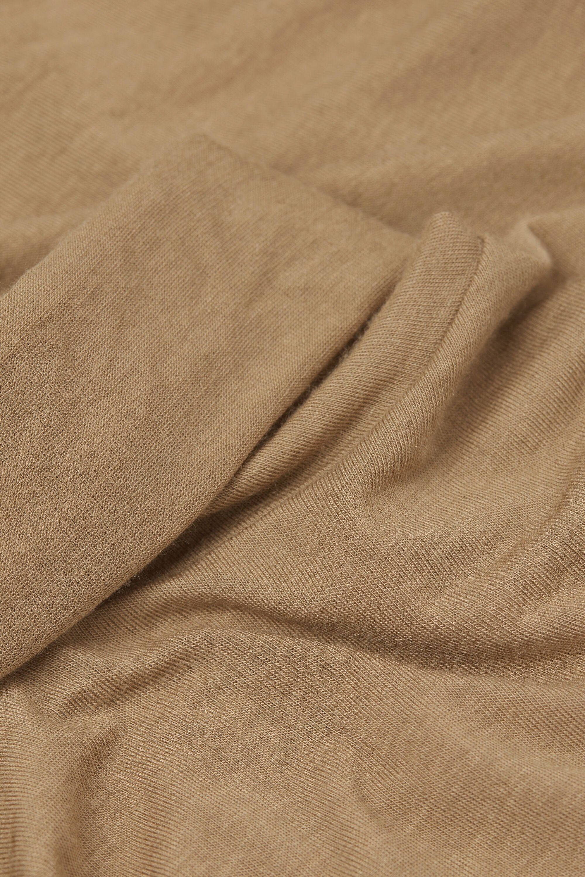 חולצת קשמיר עם צווארון גולף