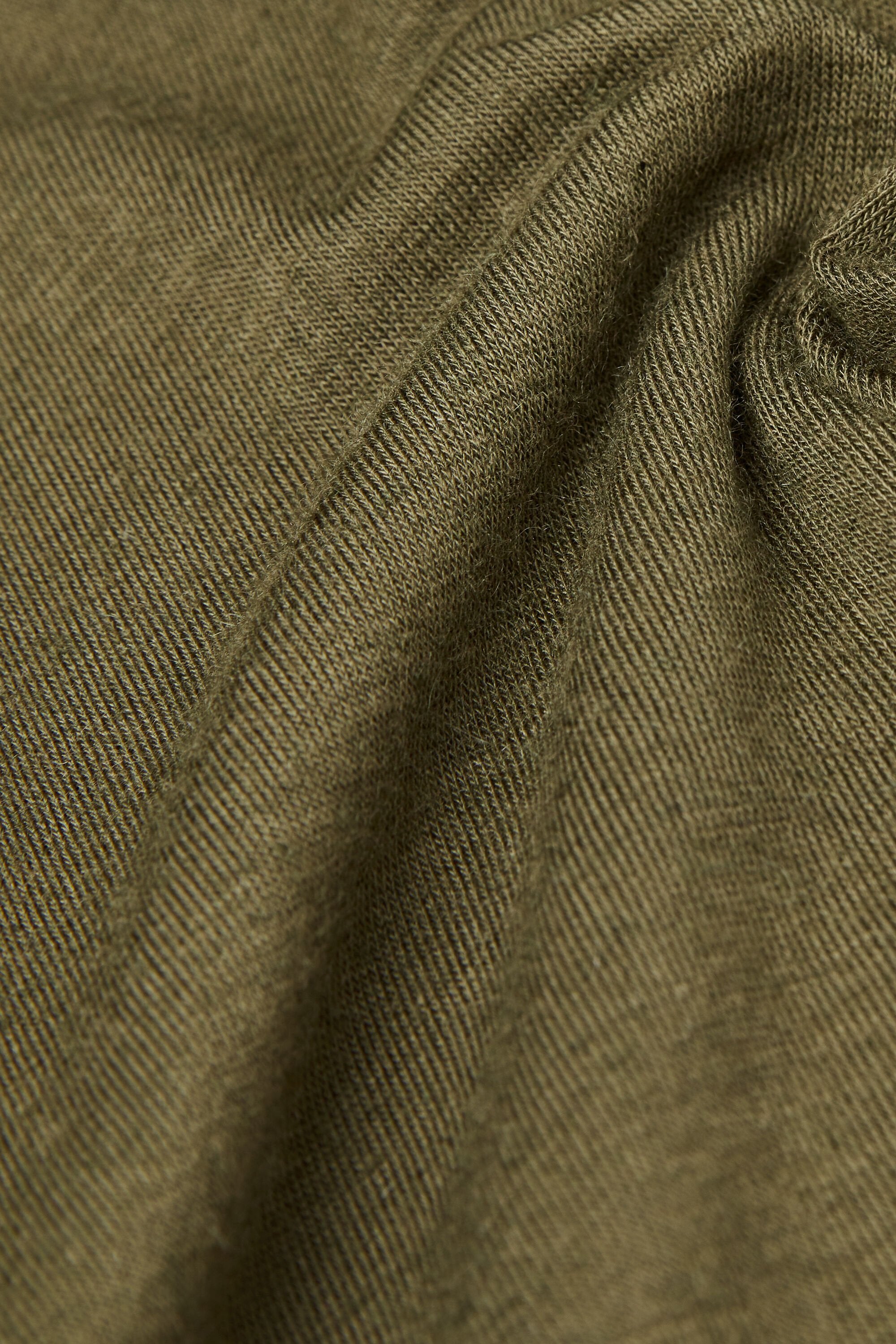 חולצת קשמיר עם צווארון גולף