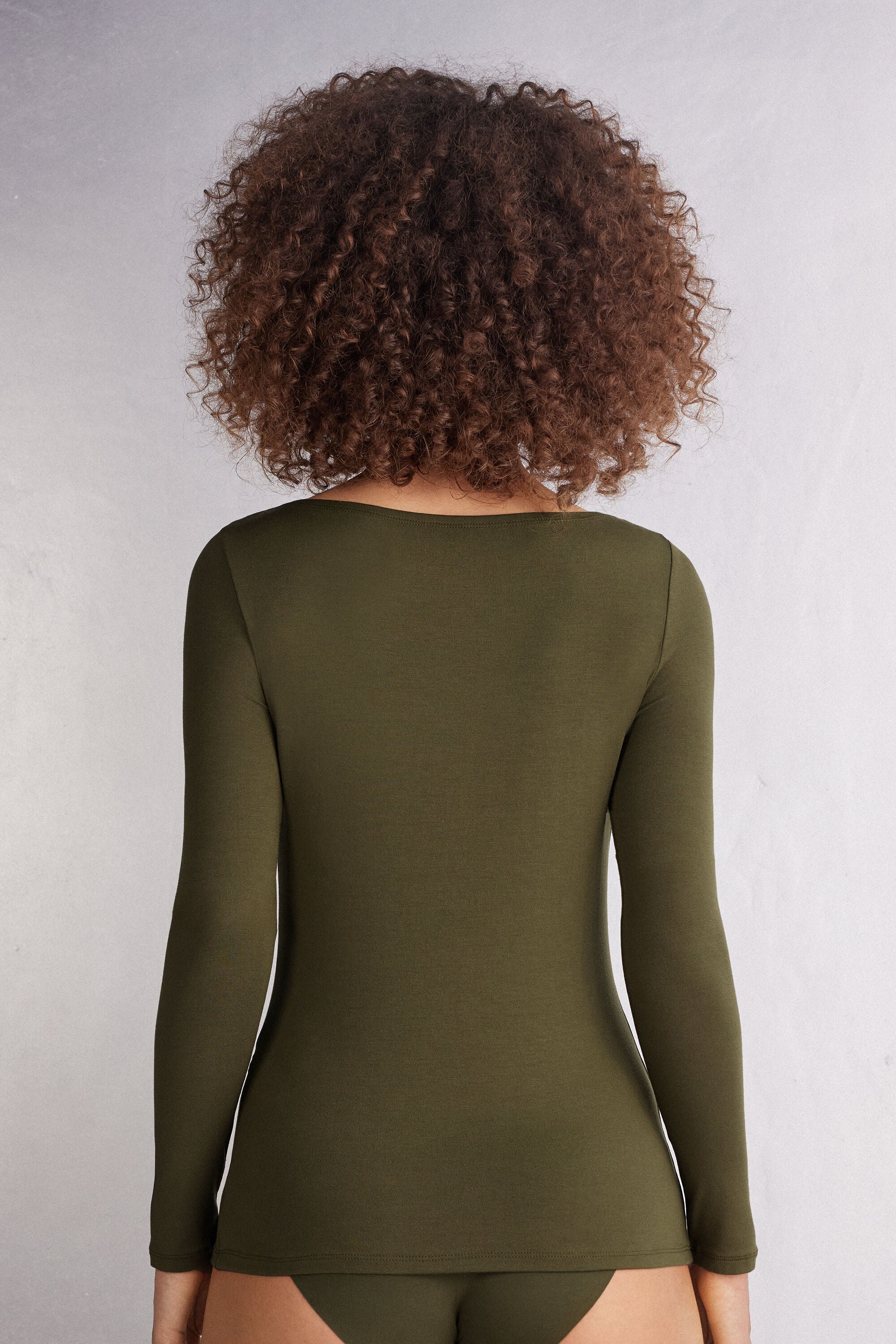 חולצה ארוכה עם צווארון סירה