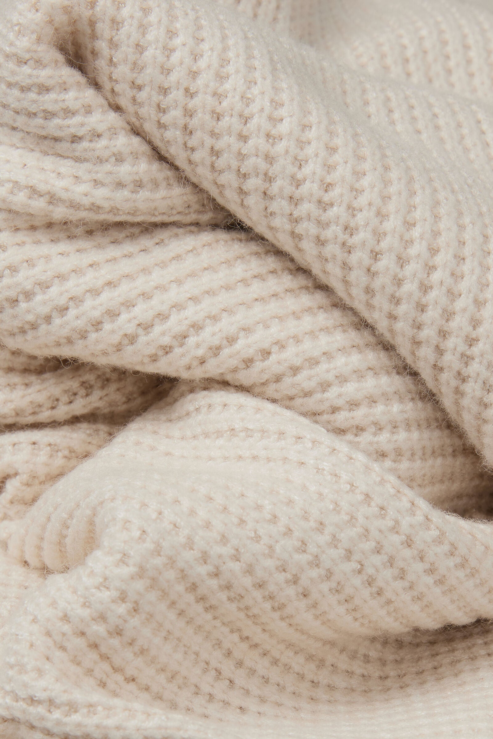 סריג ריב עם מפתח וי Soft Tricot