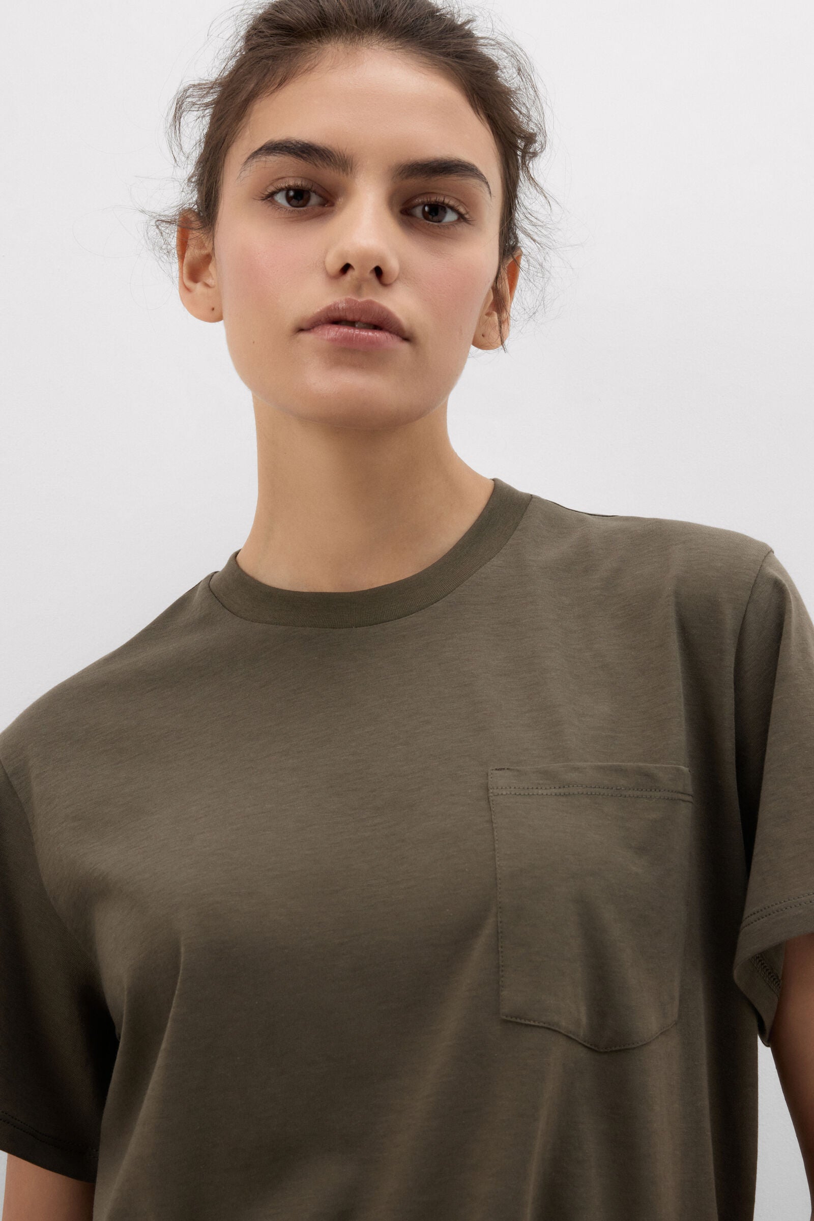 טי שירט כותנה קצרה עם כיס