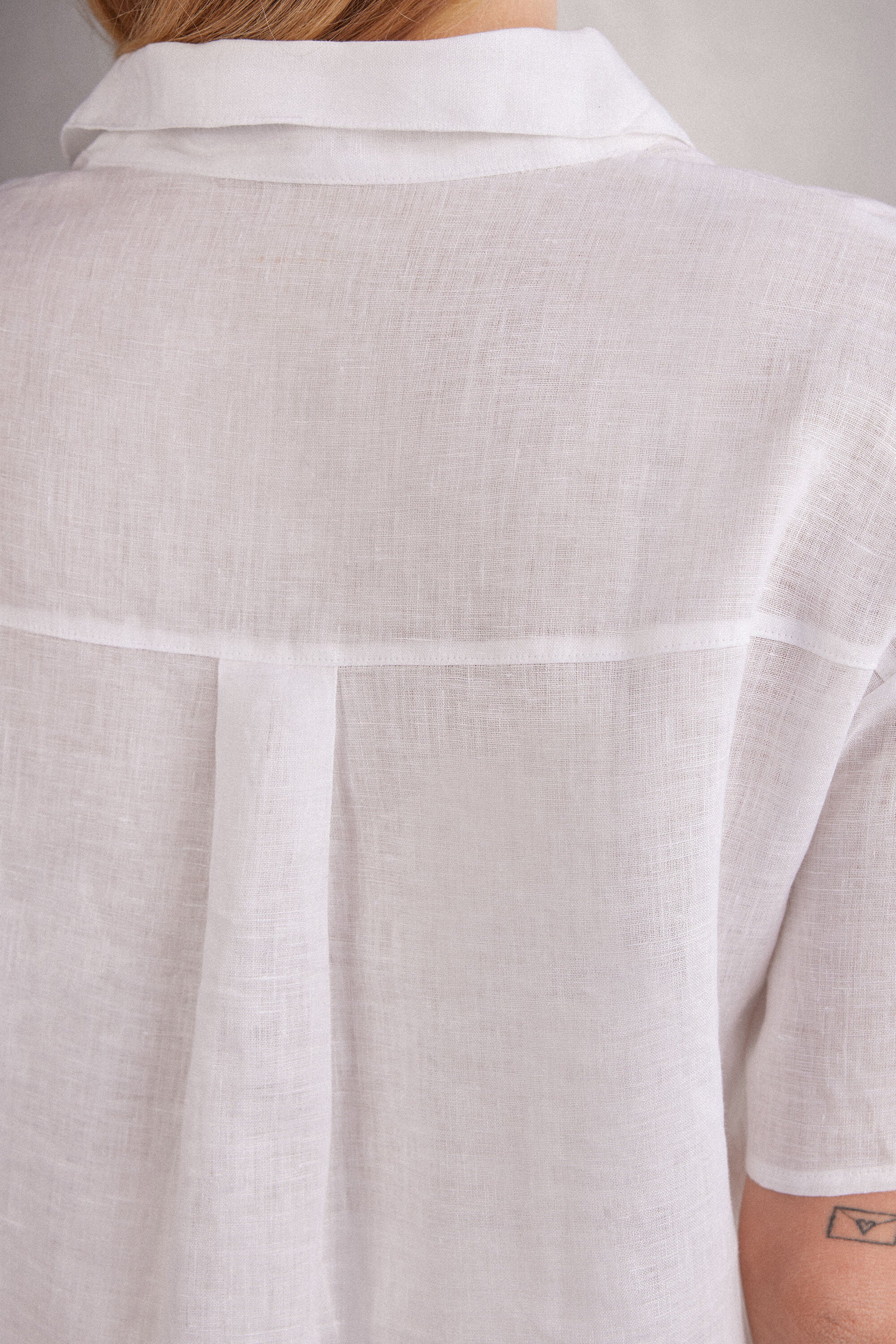 חולצת פשתן מכופתרת