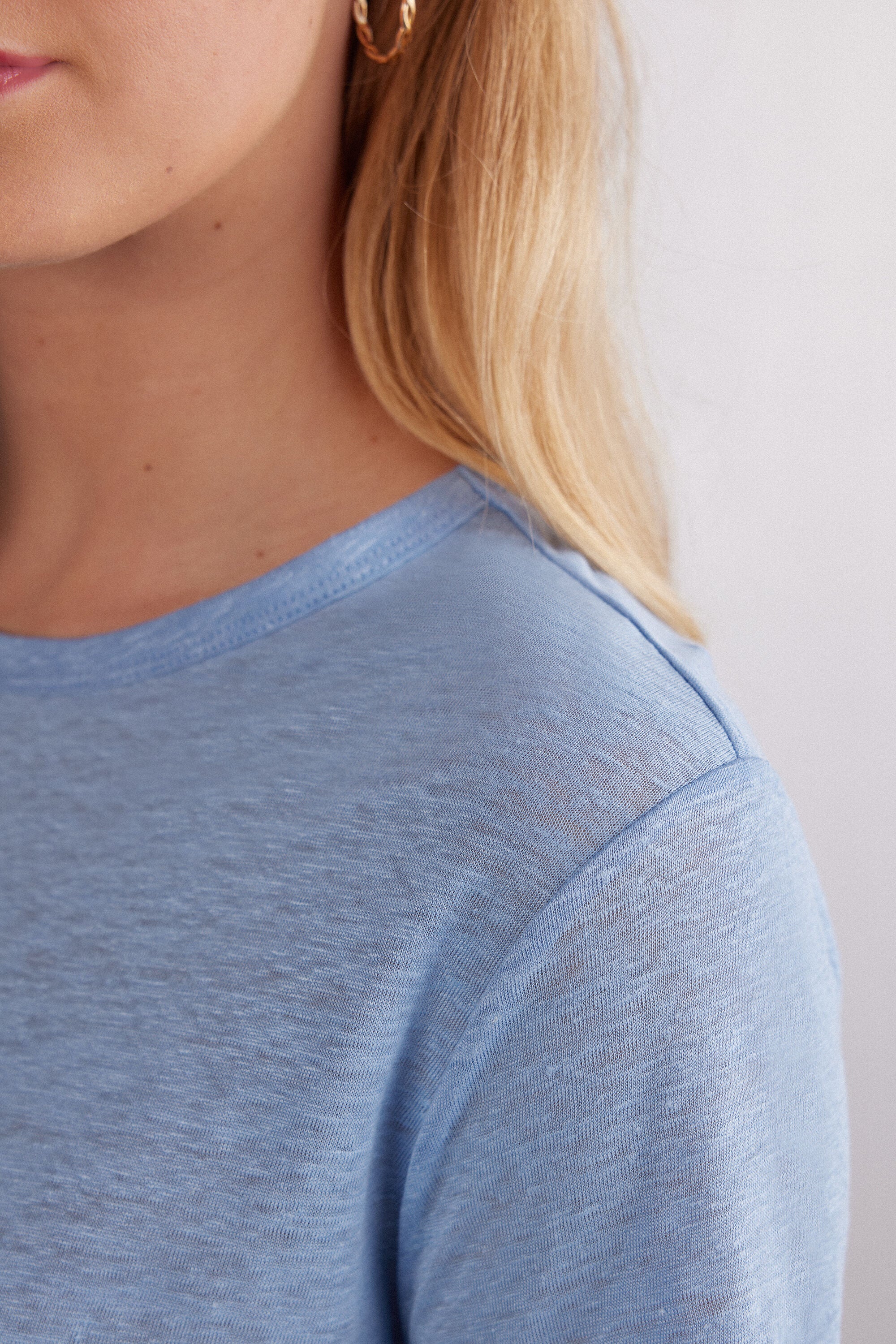 טי שירט פשתן קצרה