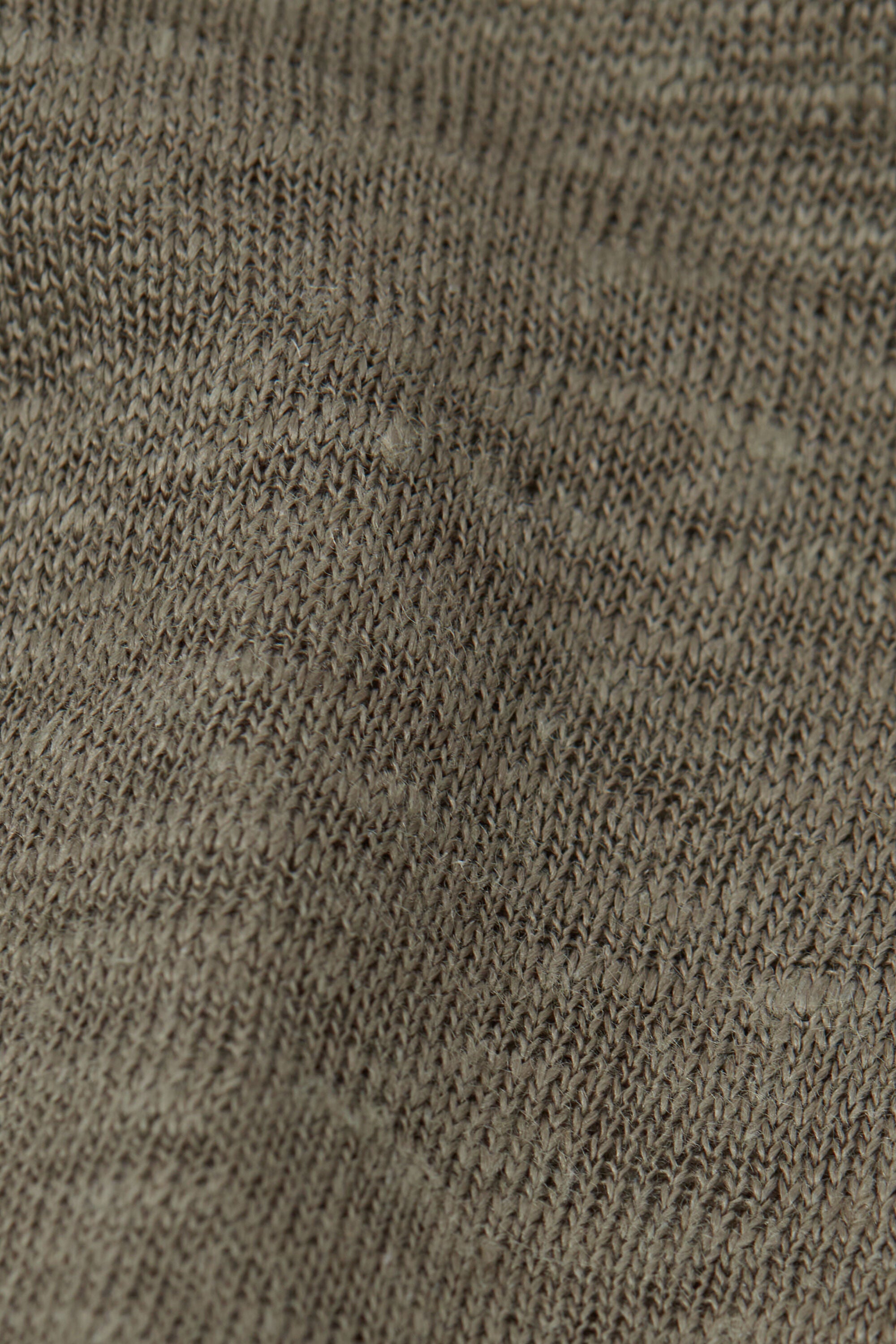 טי שירט פשתן קצרה