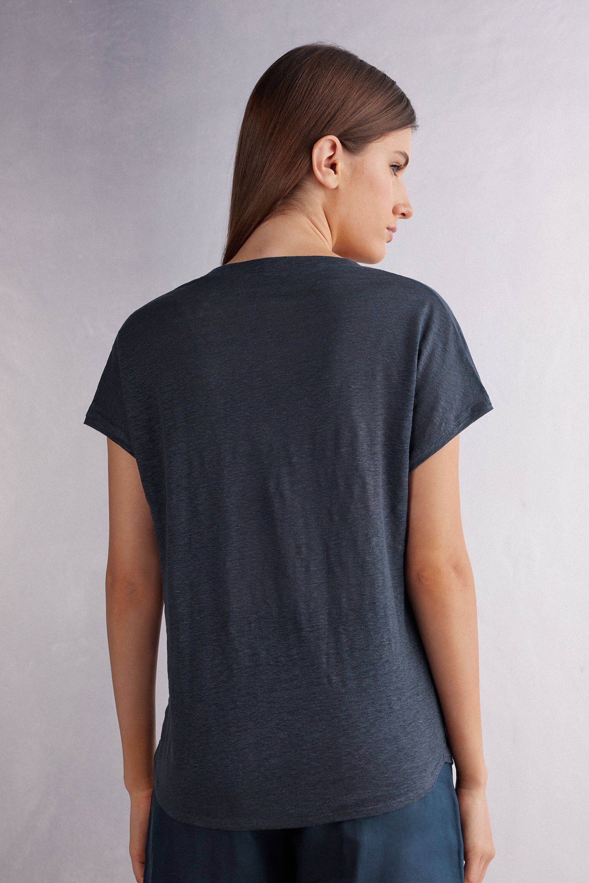 טי שירט V מבד פשתן